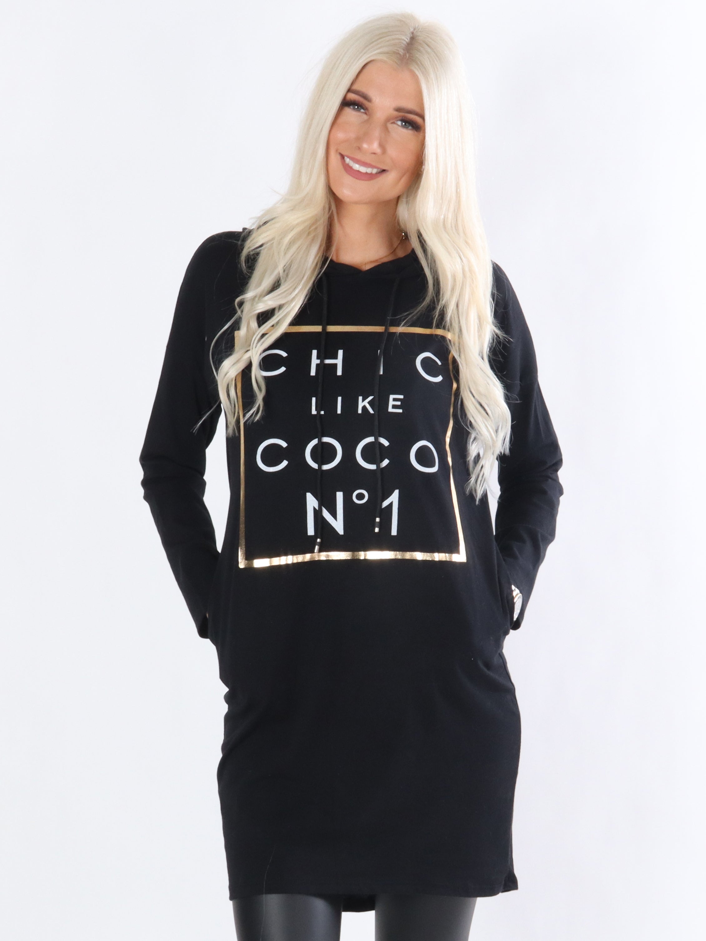 Gemma - Kjole med hætte og guld motiv