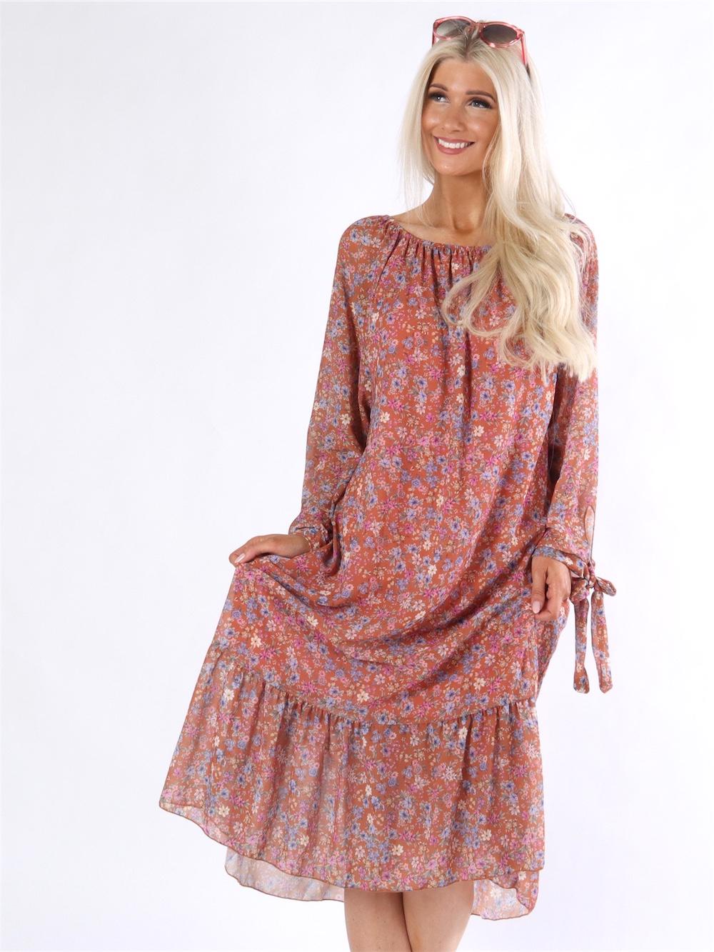 Gigi - Lang kjole med blomsterprint i chiffon