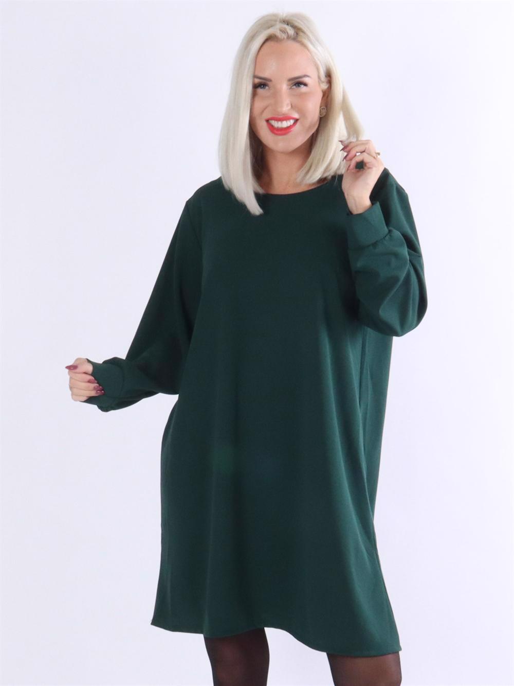 Gissela - Kjole med blonde v-udskæring på ryggen