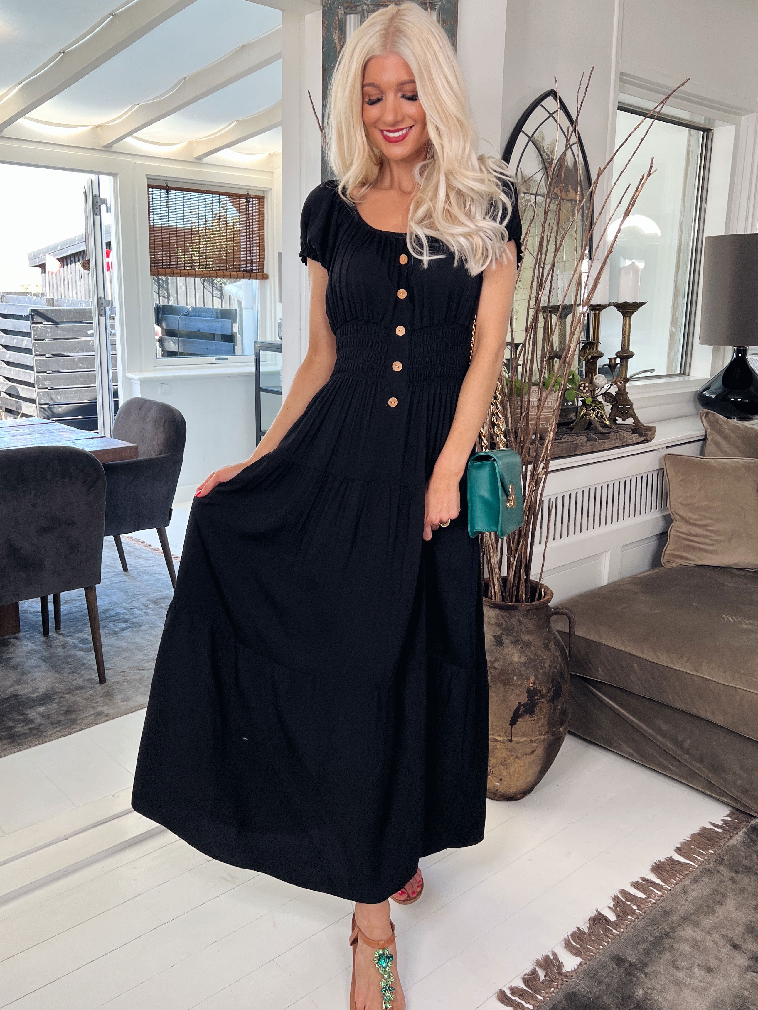 Gracia - Kjole med træknapper