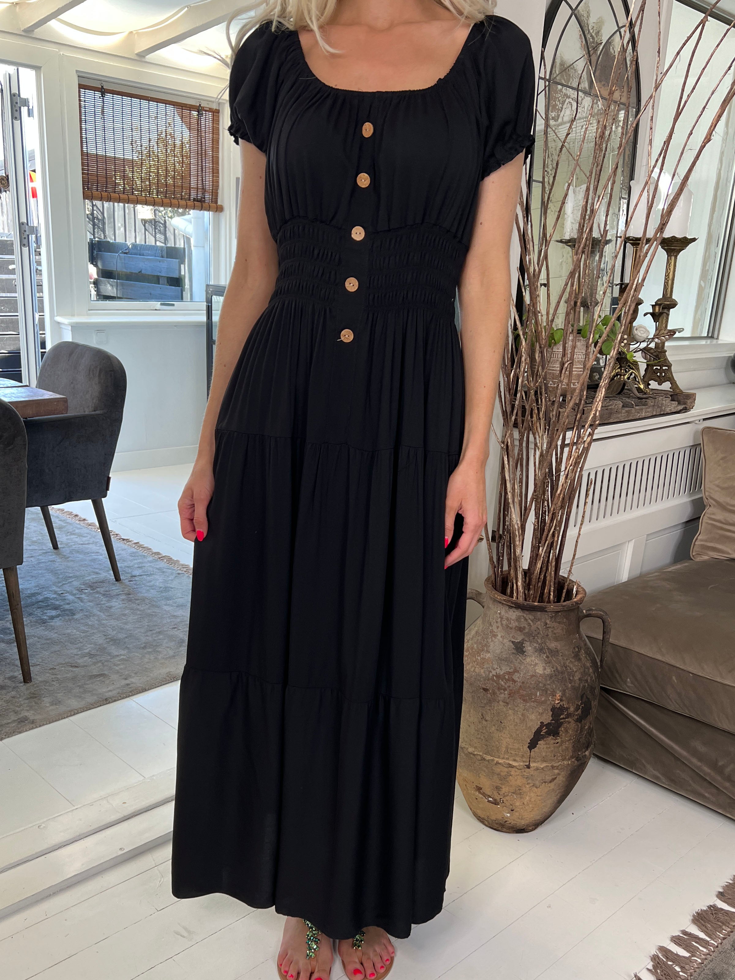 Gracia - Kjole med træknapper