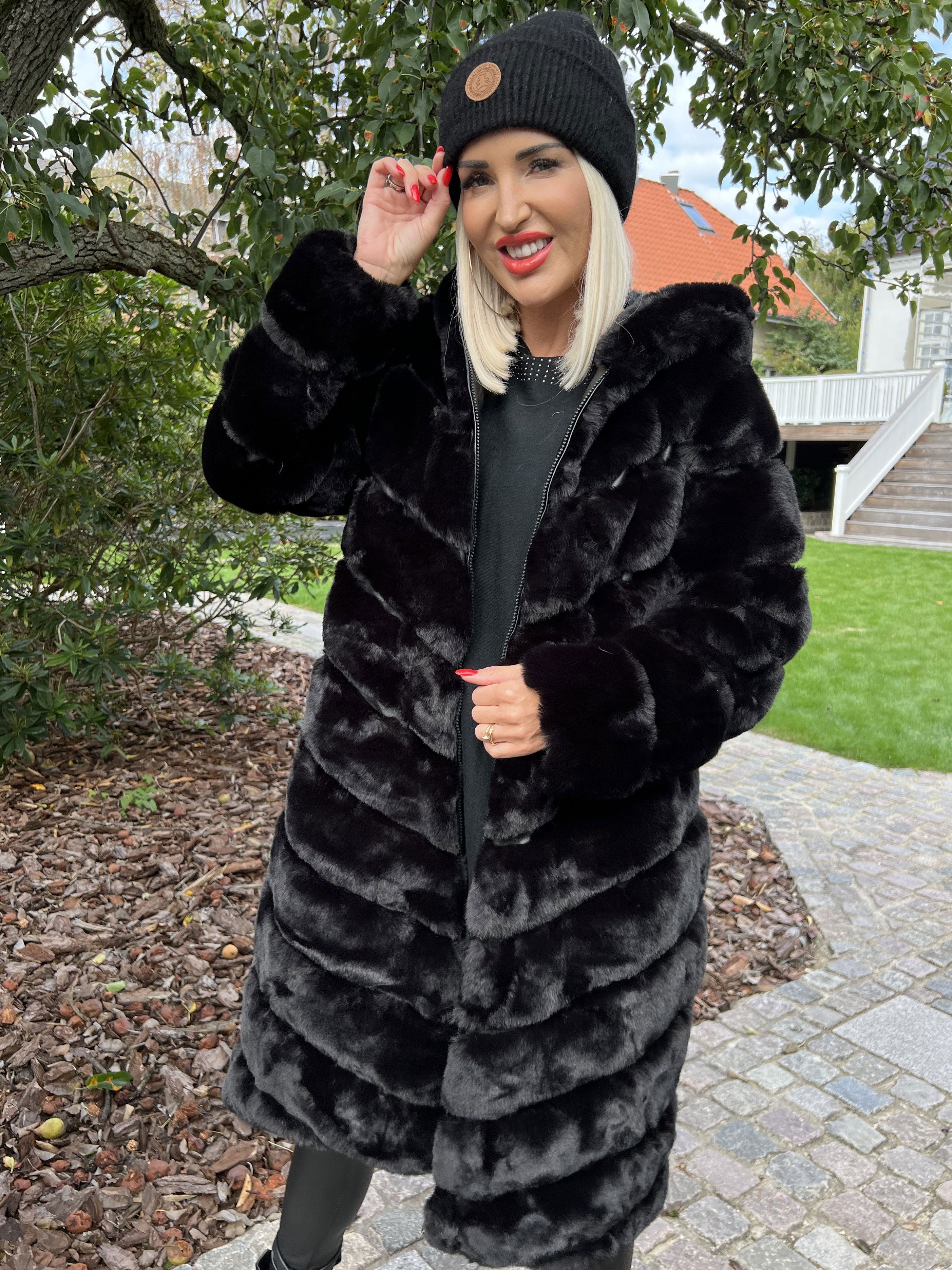 Haley - Lækker fake fur frakke med hætte