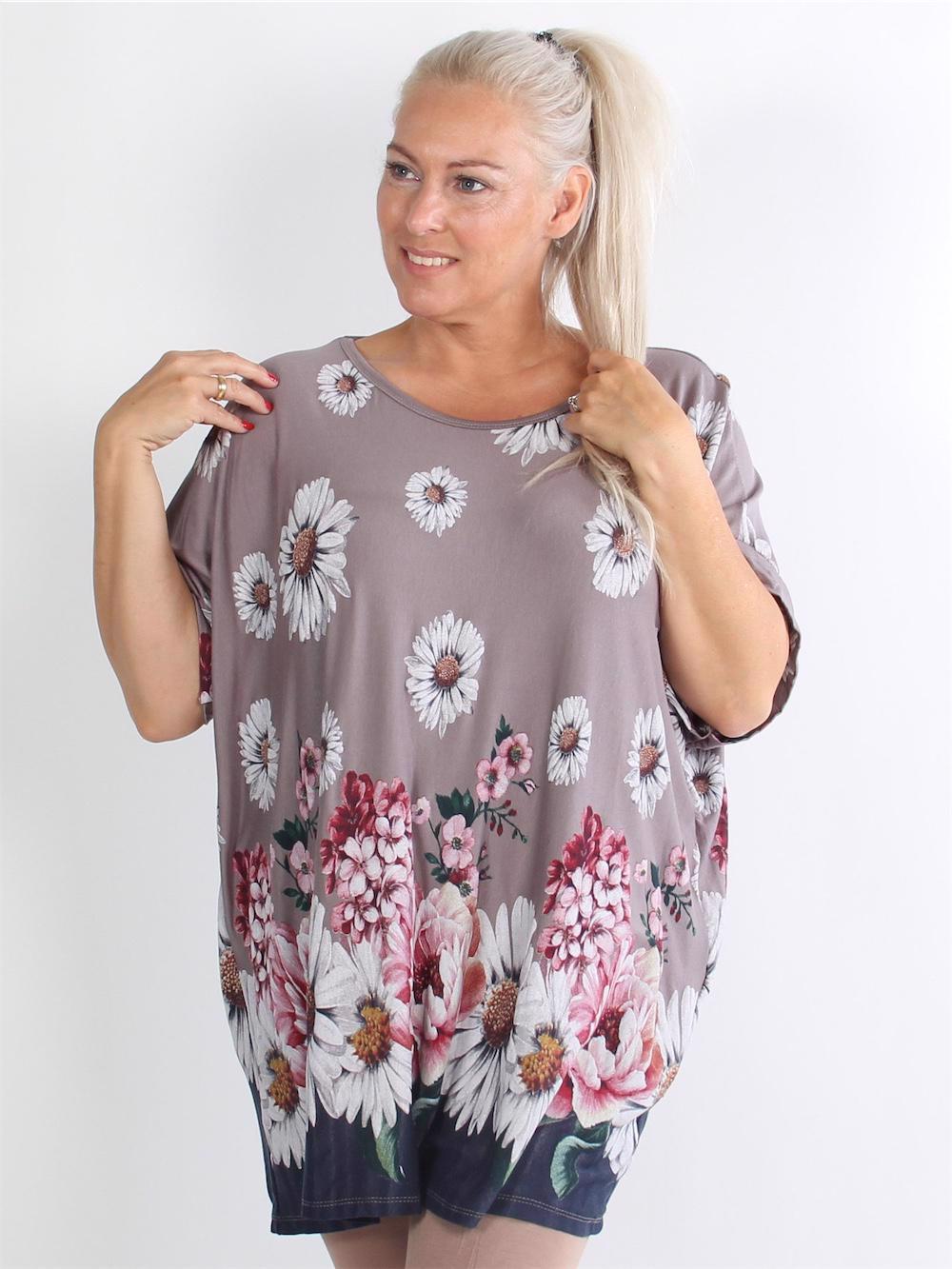 Hanna - Sort t-shirt med store marguerit blomster