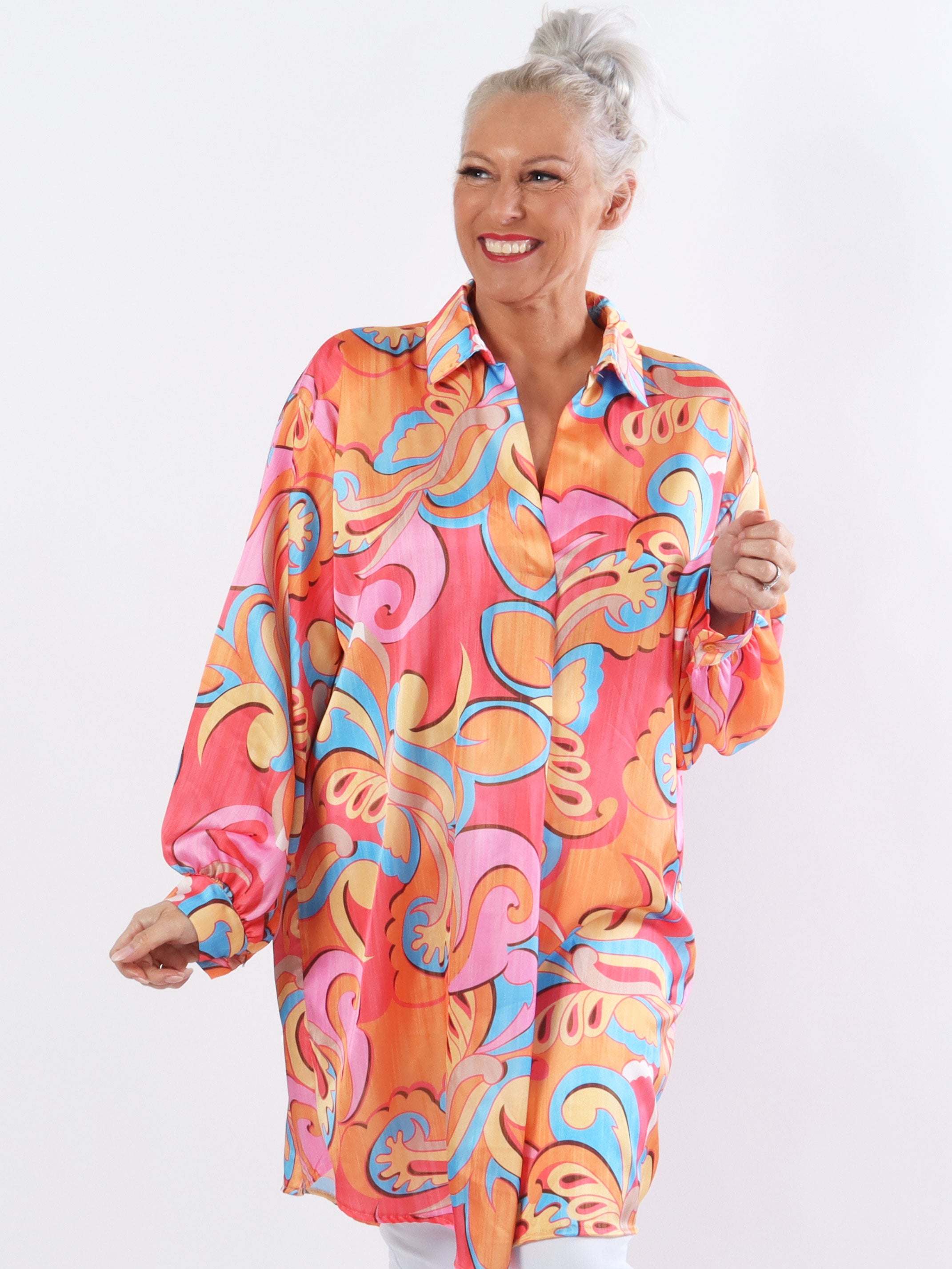 Happy Dress - Flerfarvet plus size skjortekjole i silkelook