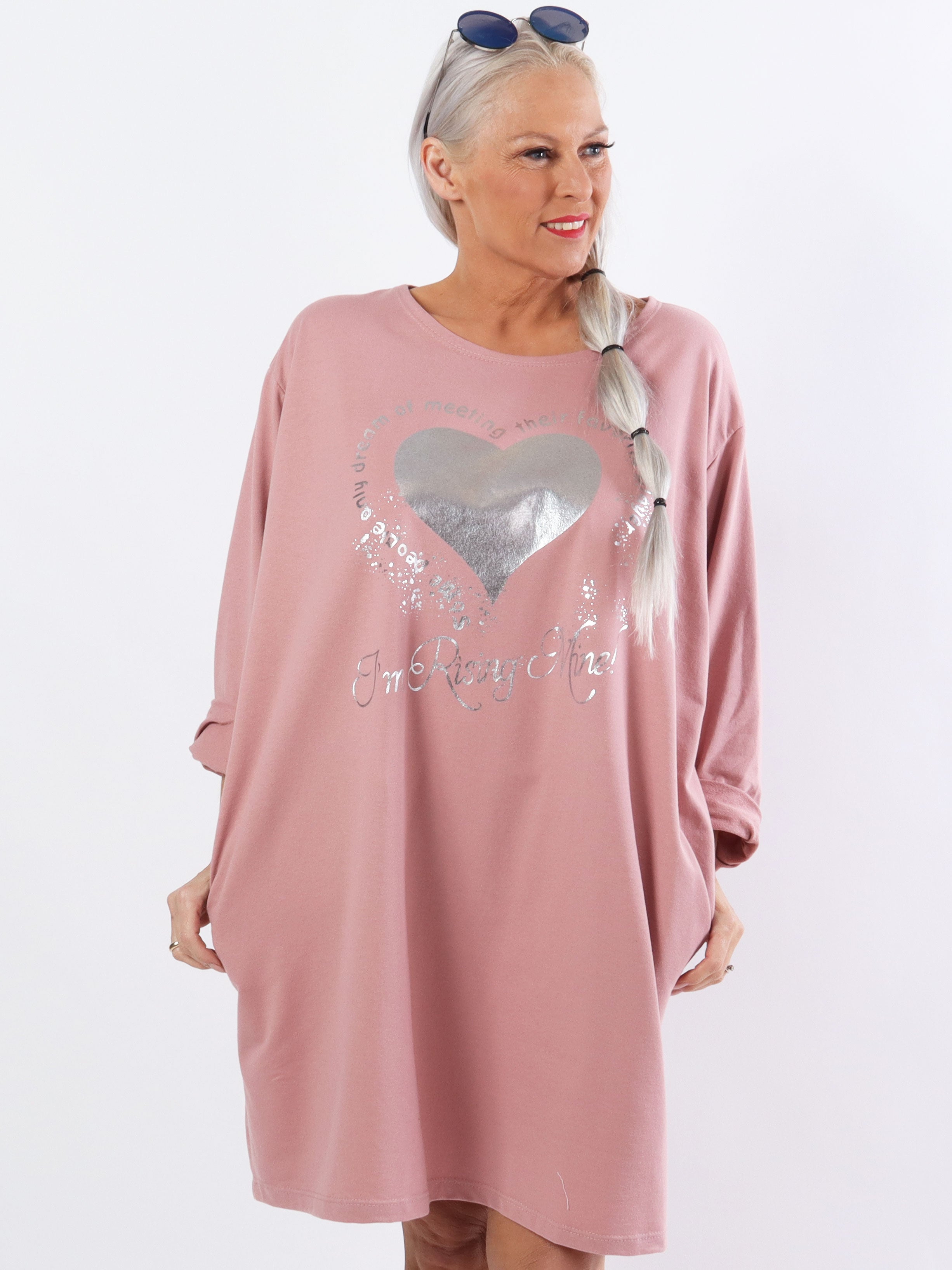 Hearty Dress - Sød plus size kjole i bomuld med hjerteprint