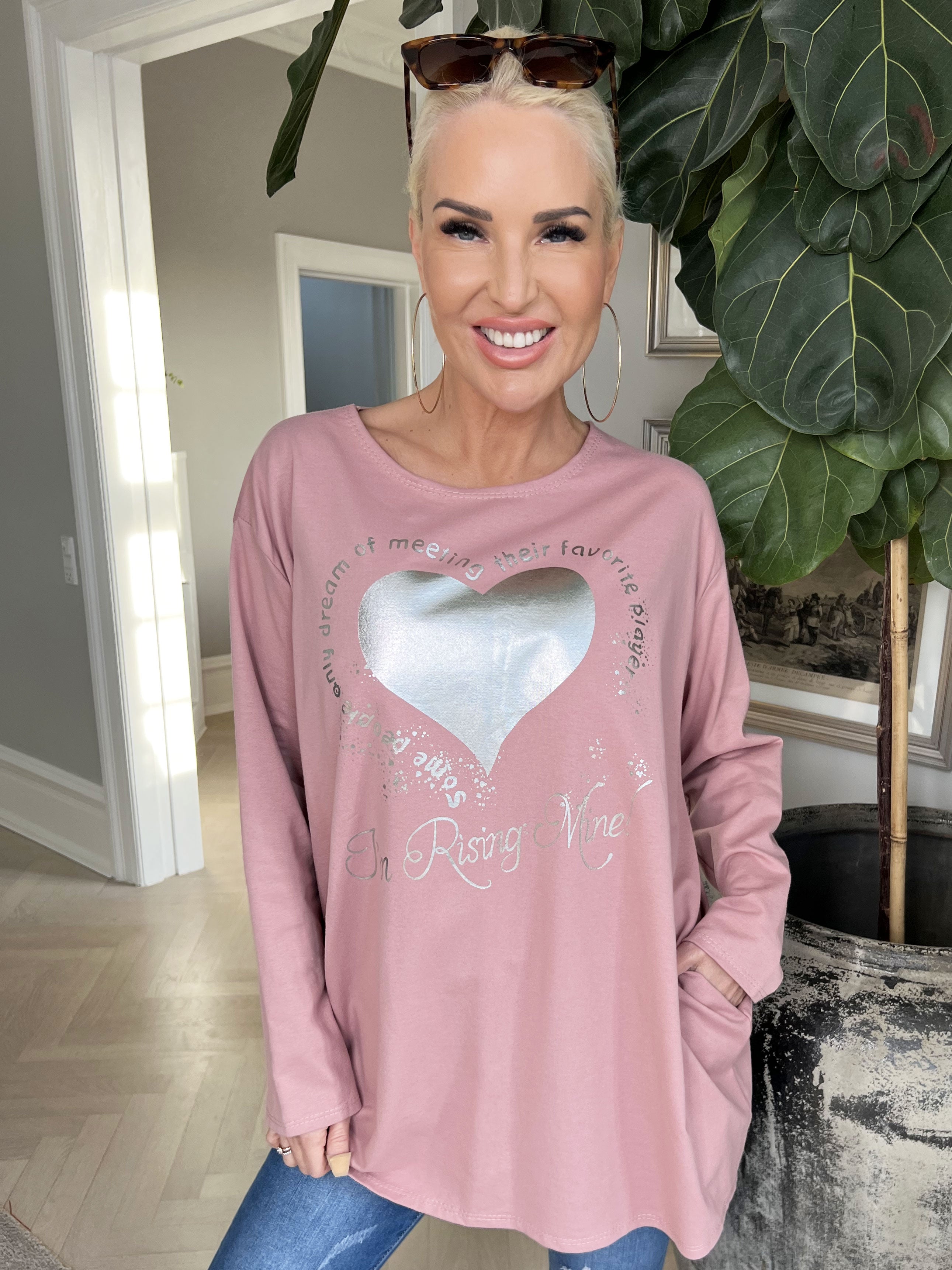 Hearty - Joggingbluse med sølv tekst og hjerte foran