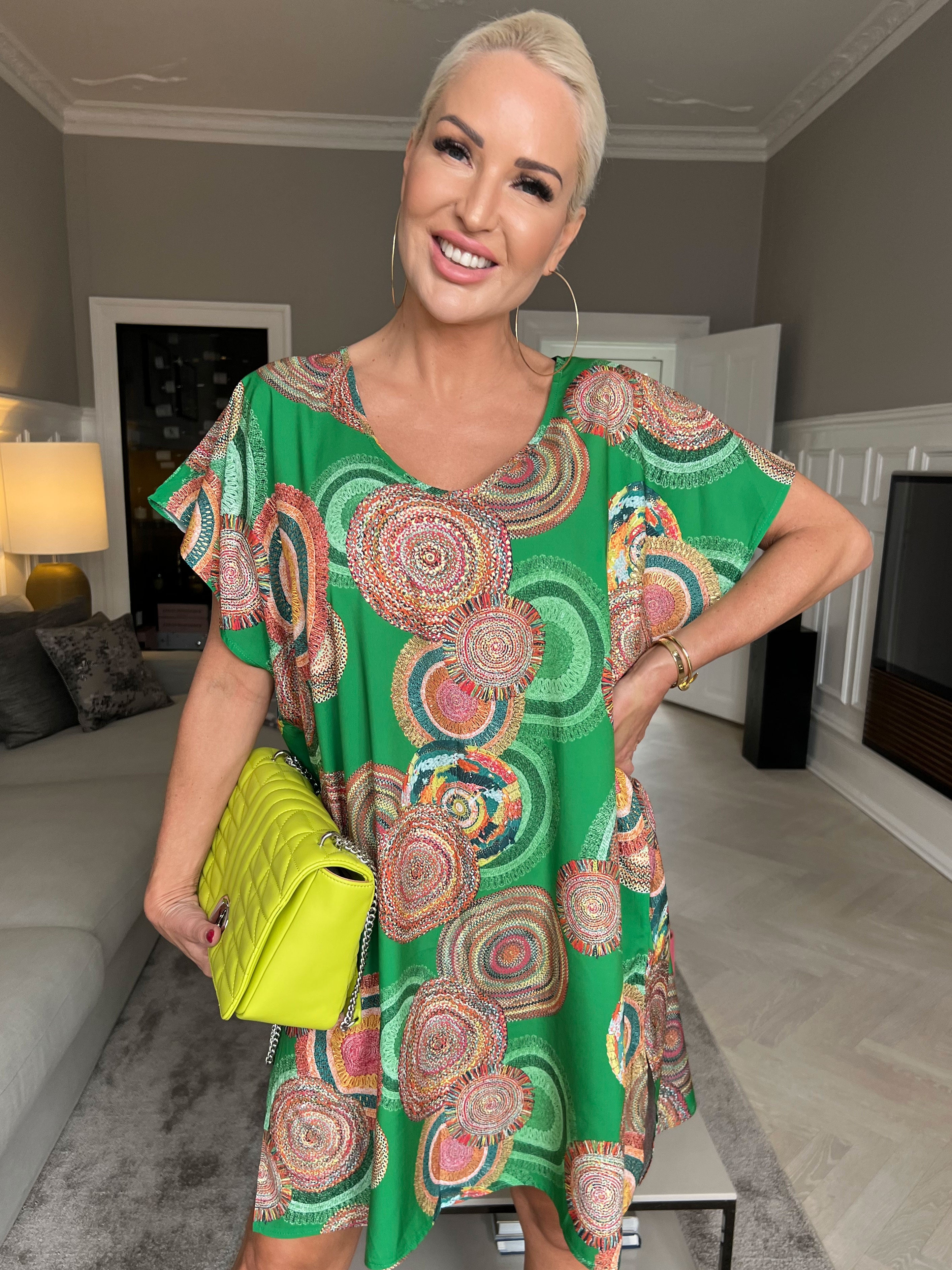 Helena - Let og luftig mønstret kjole i silke