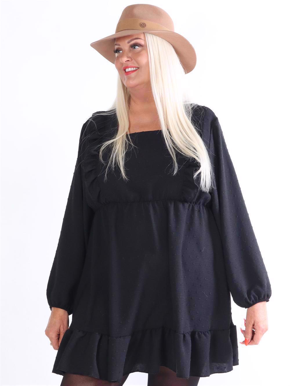 Hella - Kjole med flæsekanter