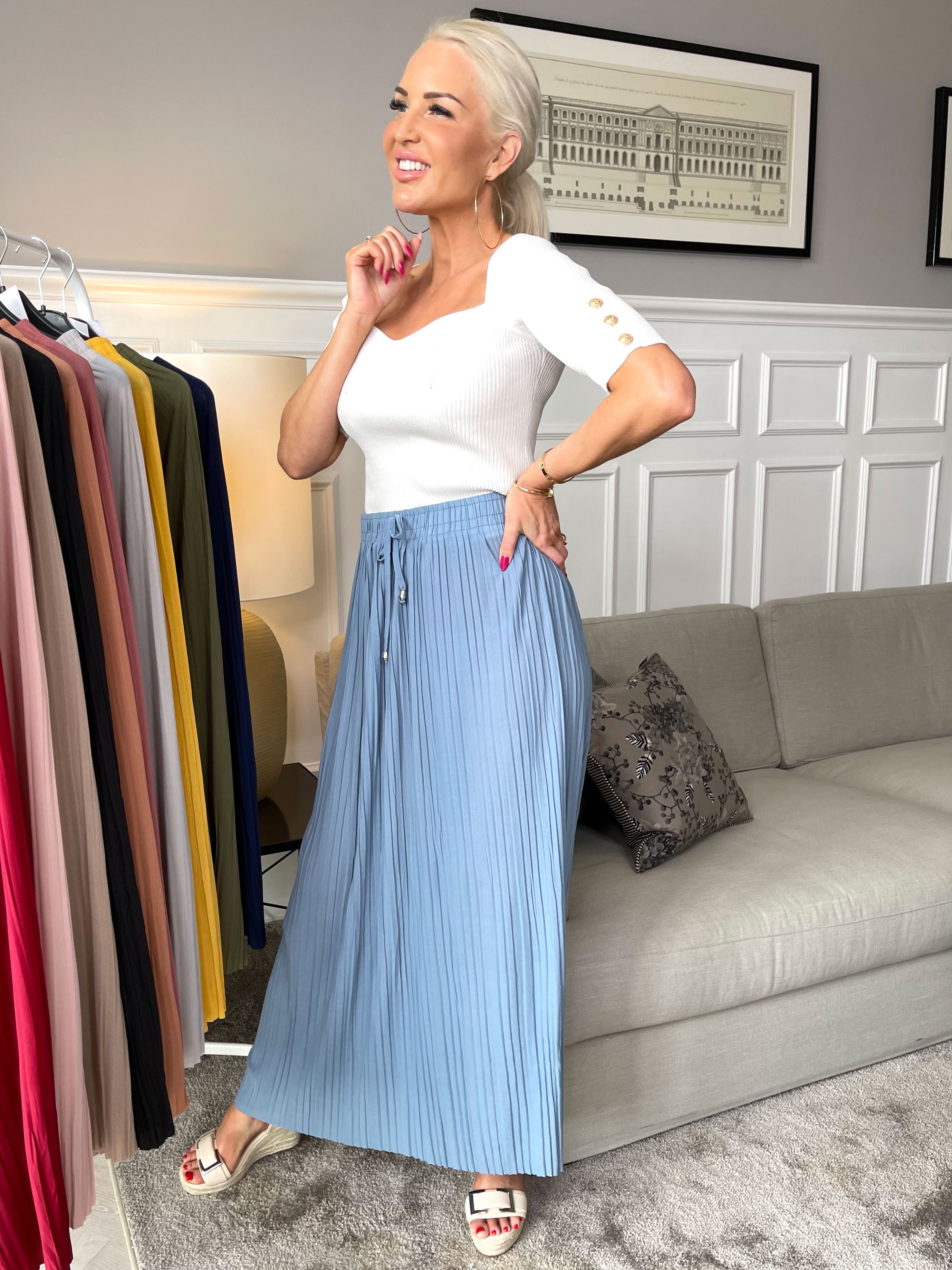 Hyben - Lang nederdel med plisseringer