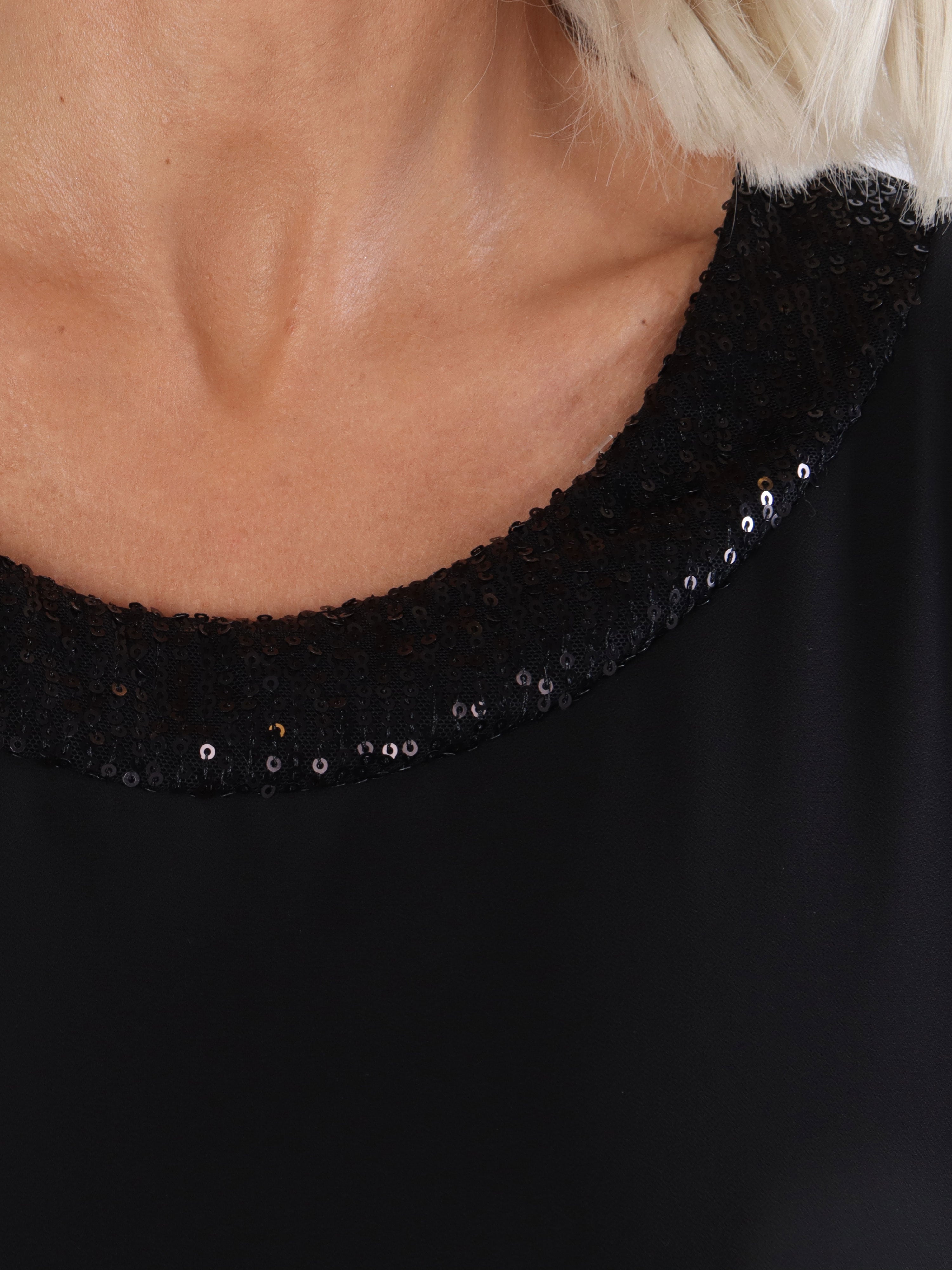 Nellike - Sød tunika i chiffon med pailletter