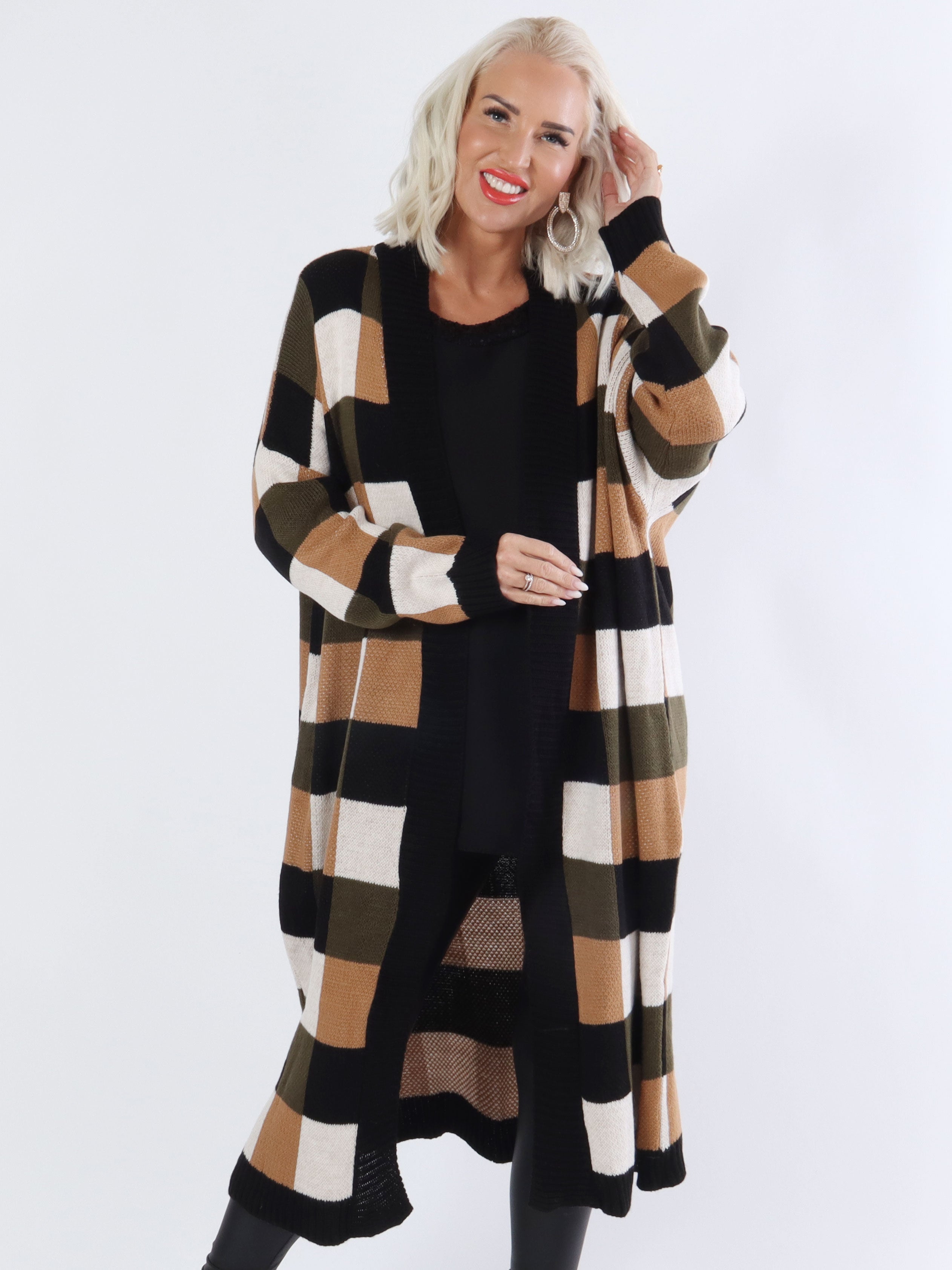 Nanami - Lang plus size strikcardigan i flerfarvet tern