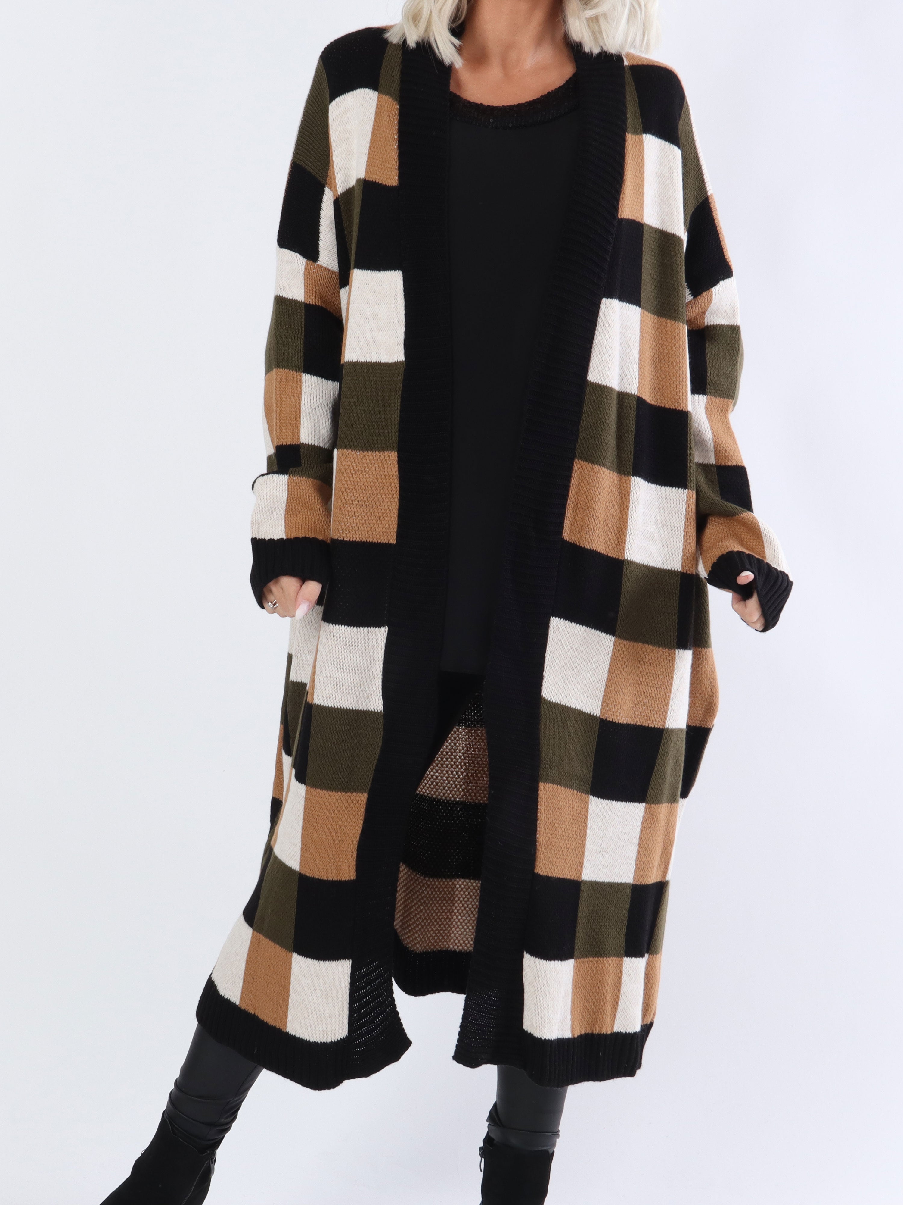 Nanami - Lang plus size strikcardigan i flerfarvet tern