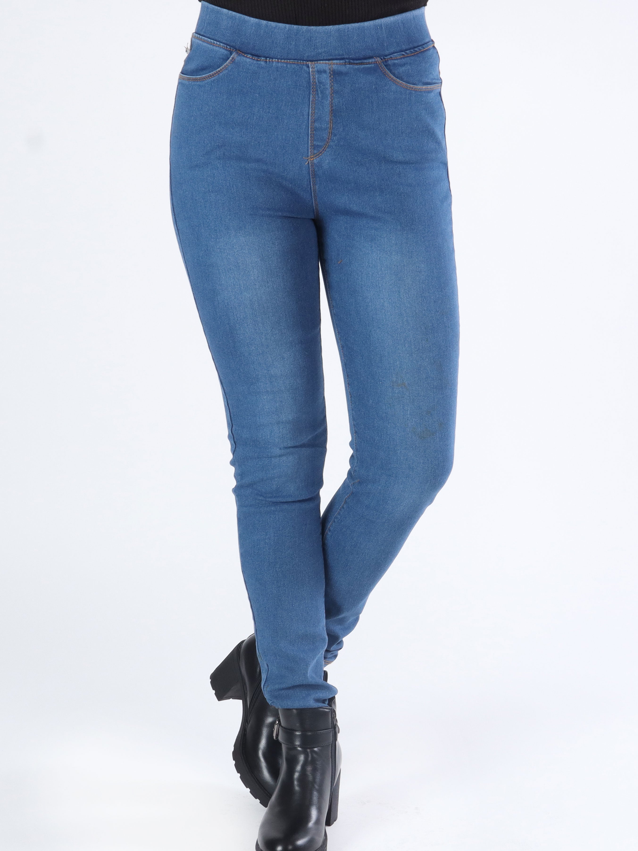 Rima - Sorte simple leggings i jeans look