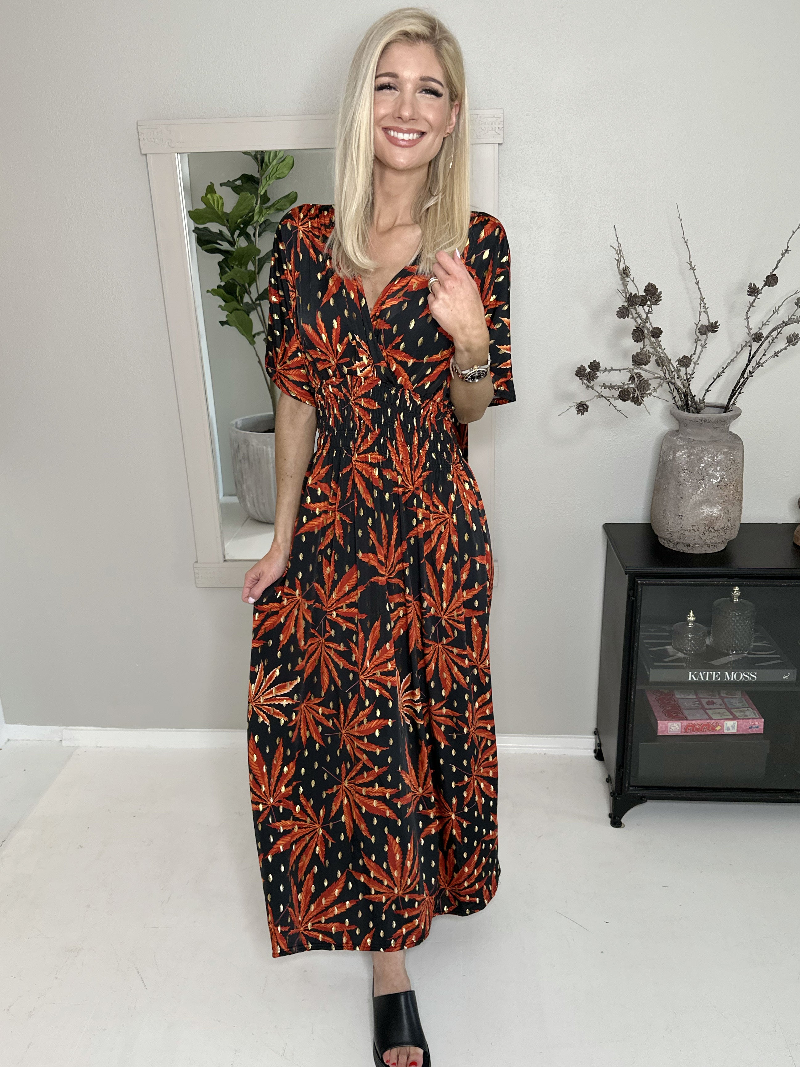 Pams Leaf - Lang elastisk kjole i krølfrit stof