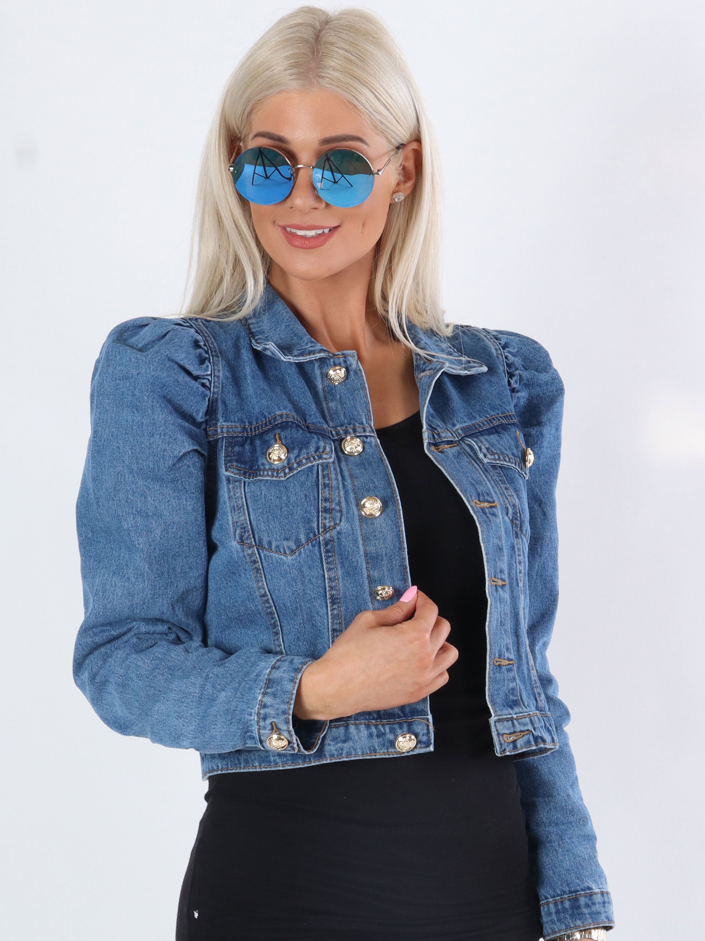 Puffy - Denimjakke med søde pufærmer og guld knapper