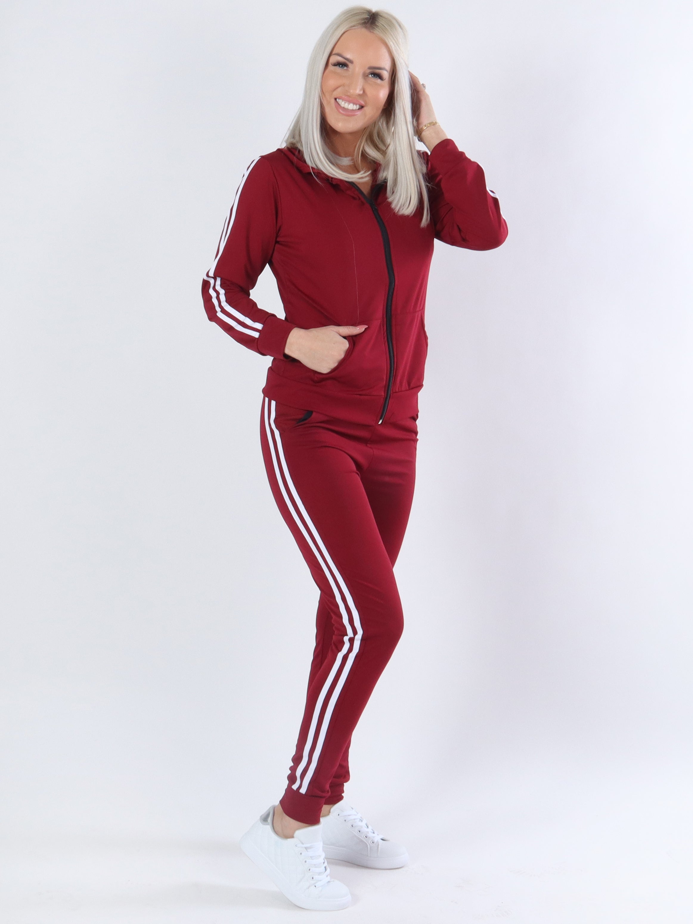 Celin - Armygrøn joggingsæt med hvide striber