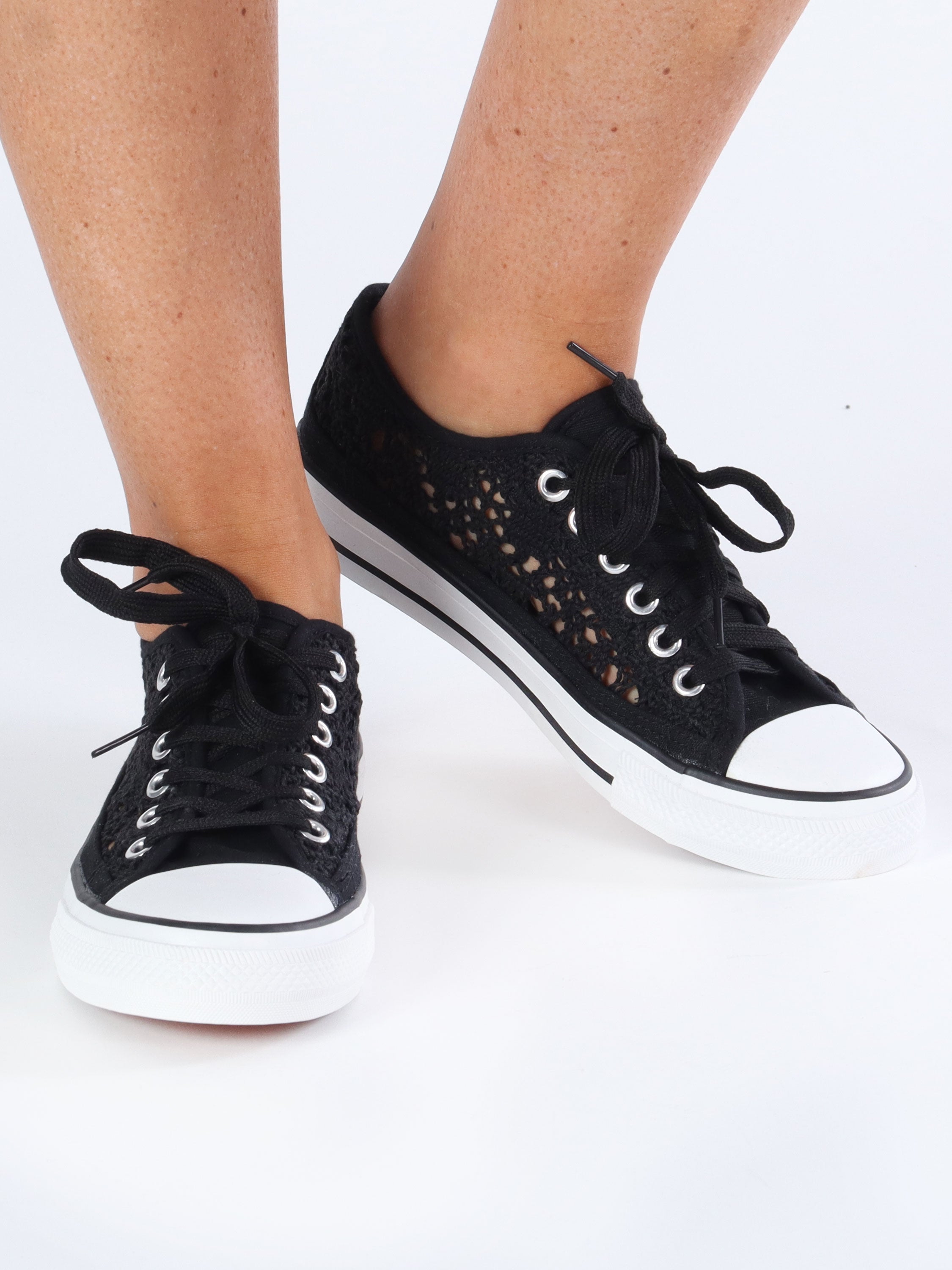 Vigga - Sneakers med broderet look og hvid sål