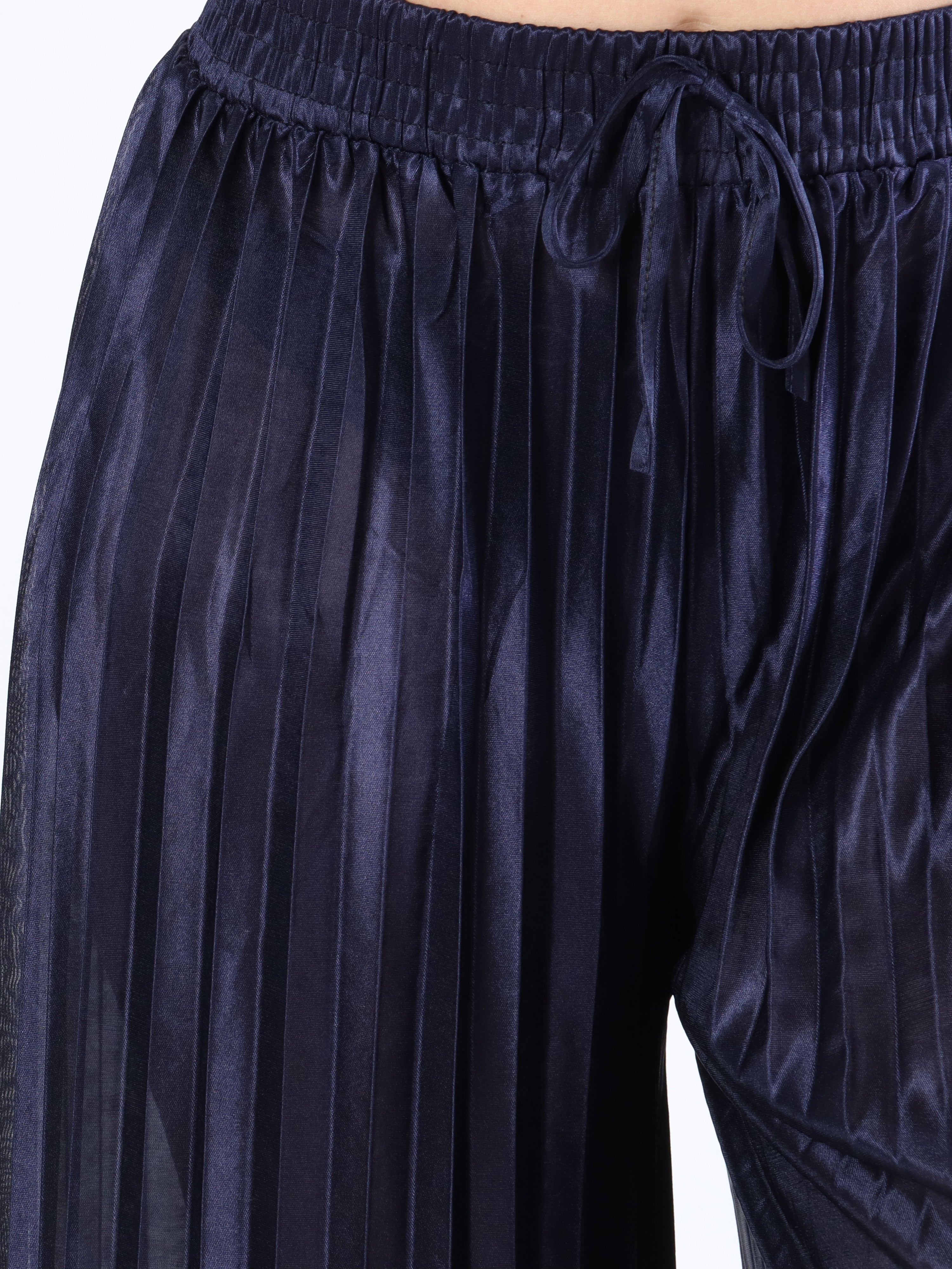 Callie - Vide plisserede bukser i shiny stof