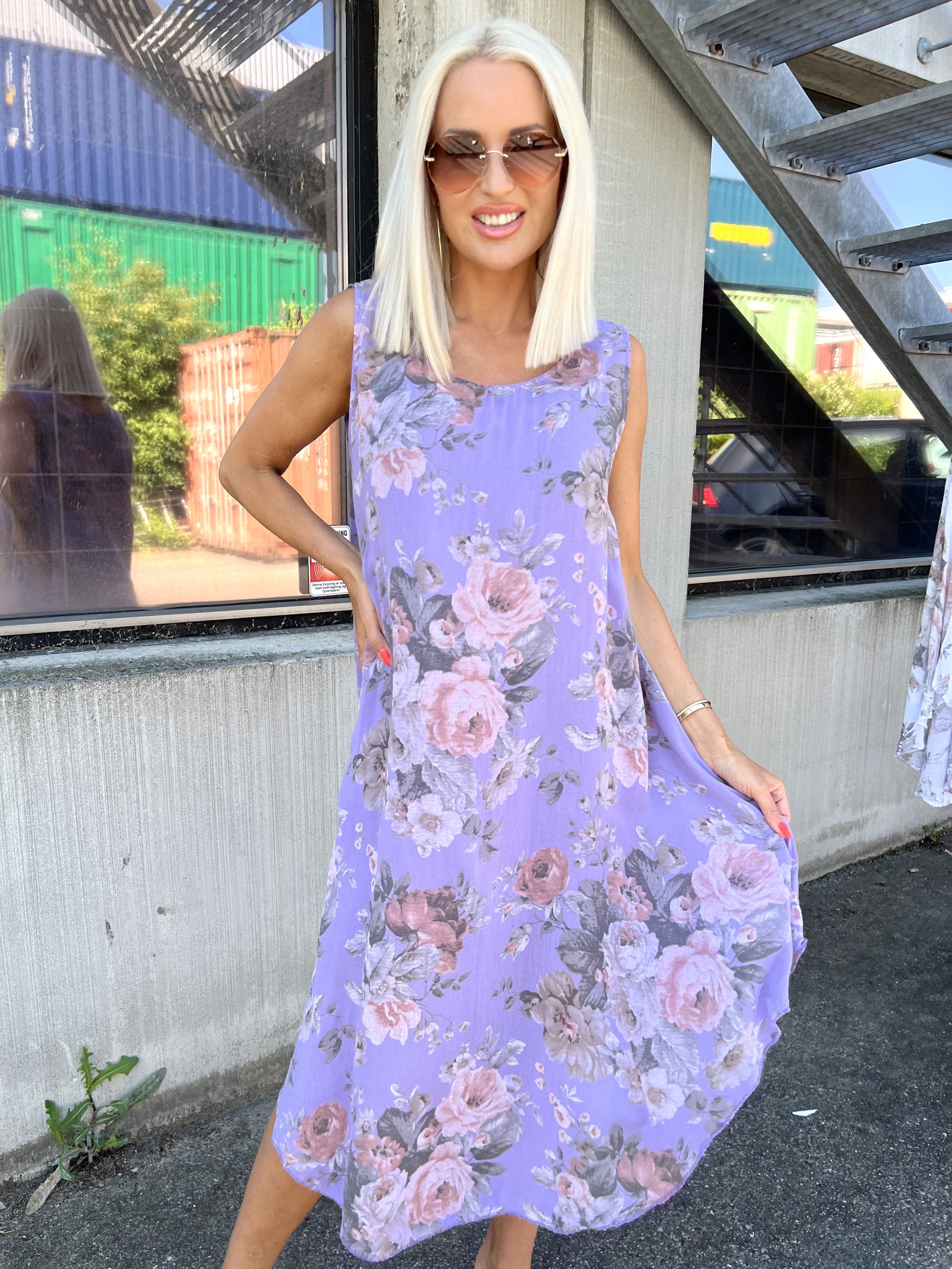 Piper - Kjole med blomstermotiver