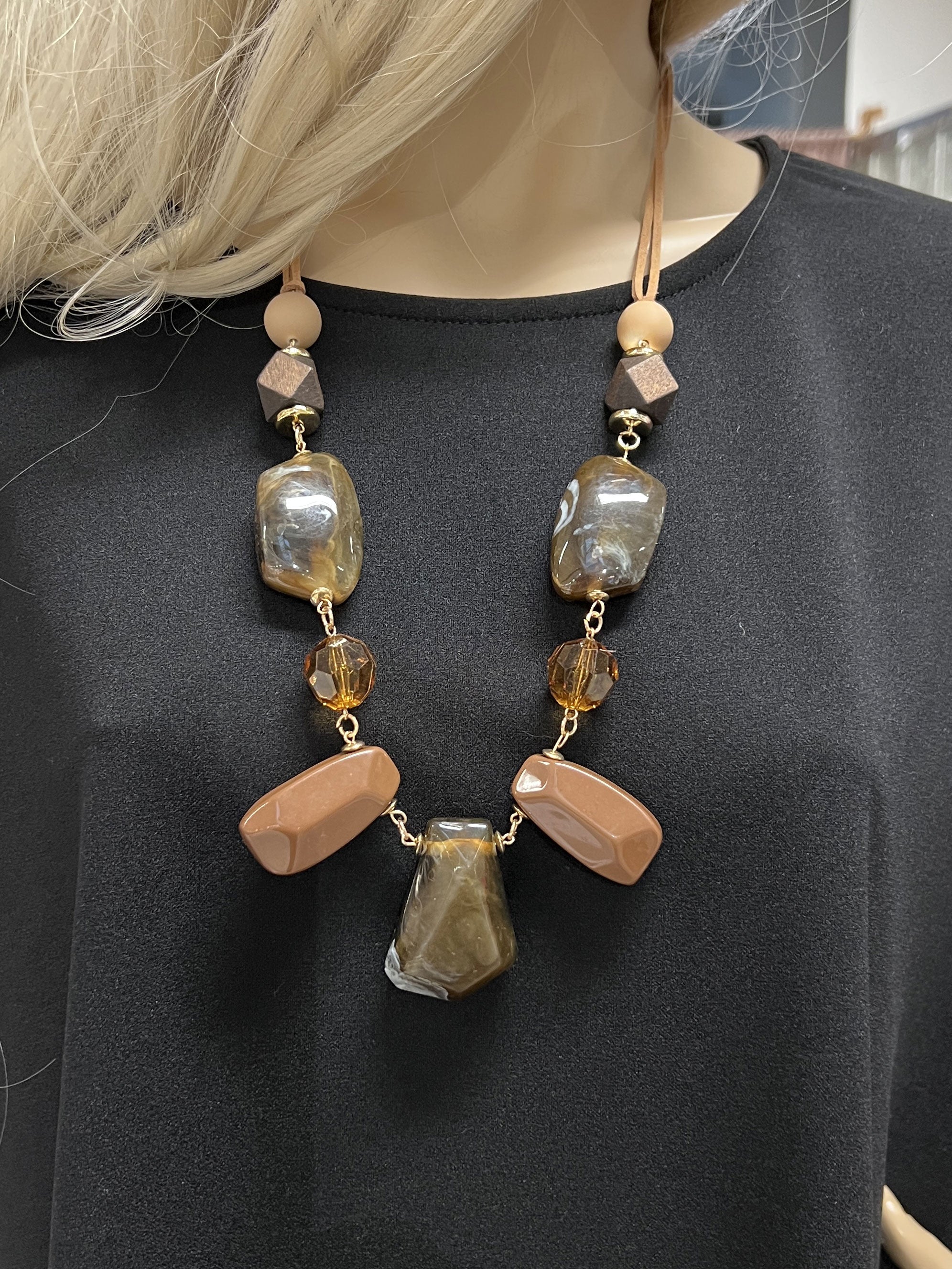 Maddalena - Smuk halskæde med store perler