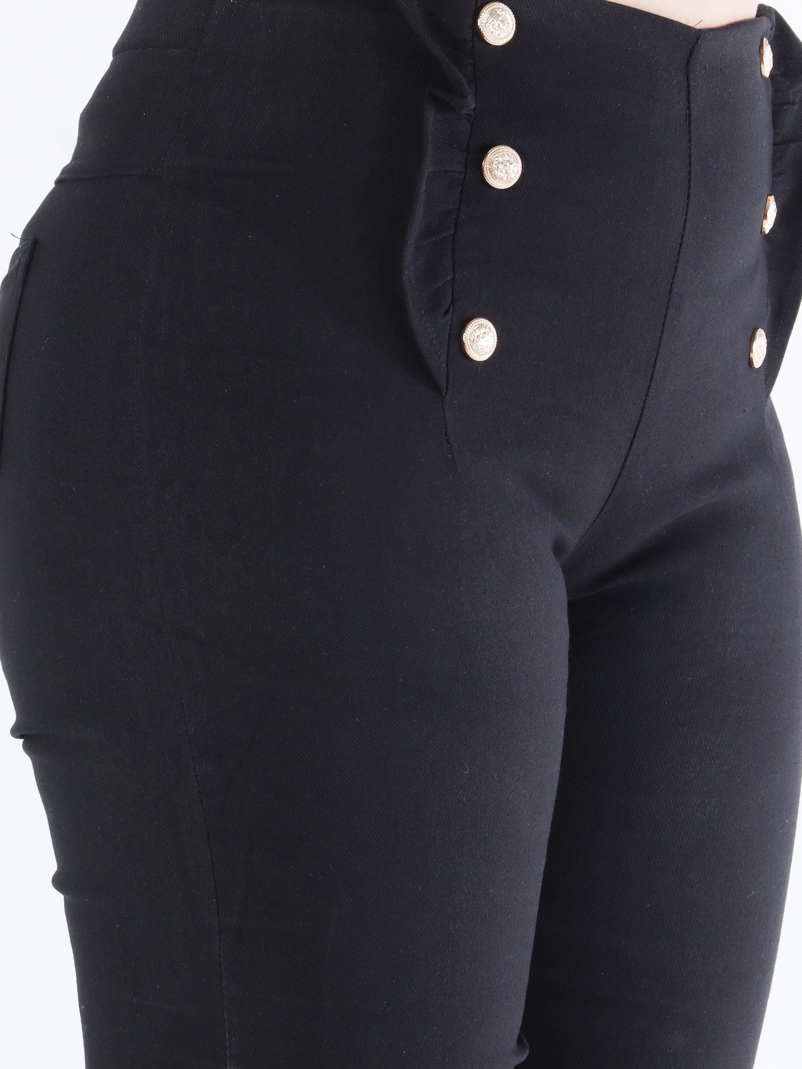 Kaya - Bukser med guld knapper og flæsekant