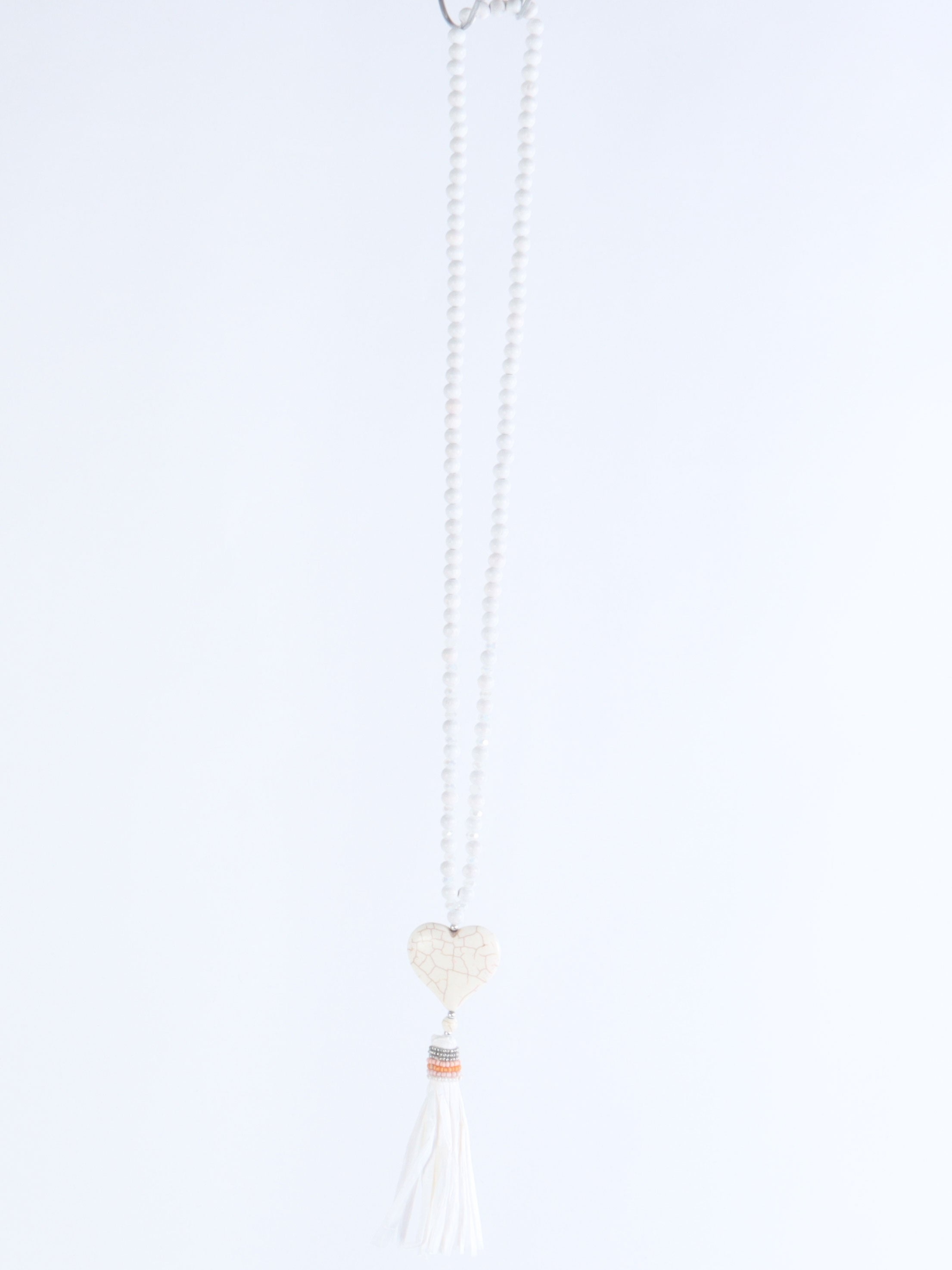 Estra - Perlehalskæde med hjerte og kvast