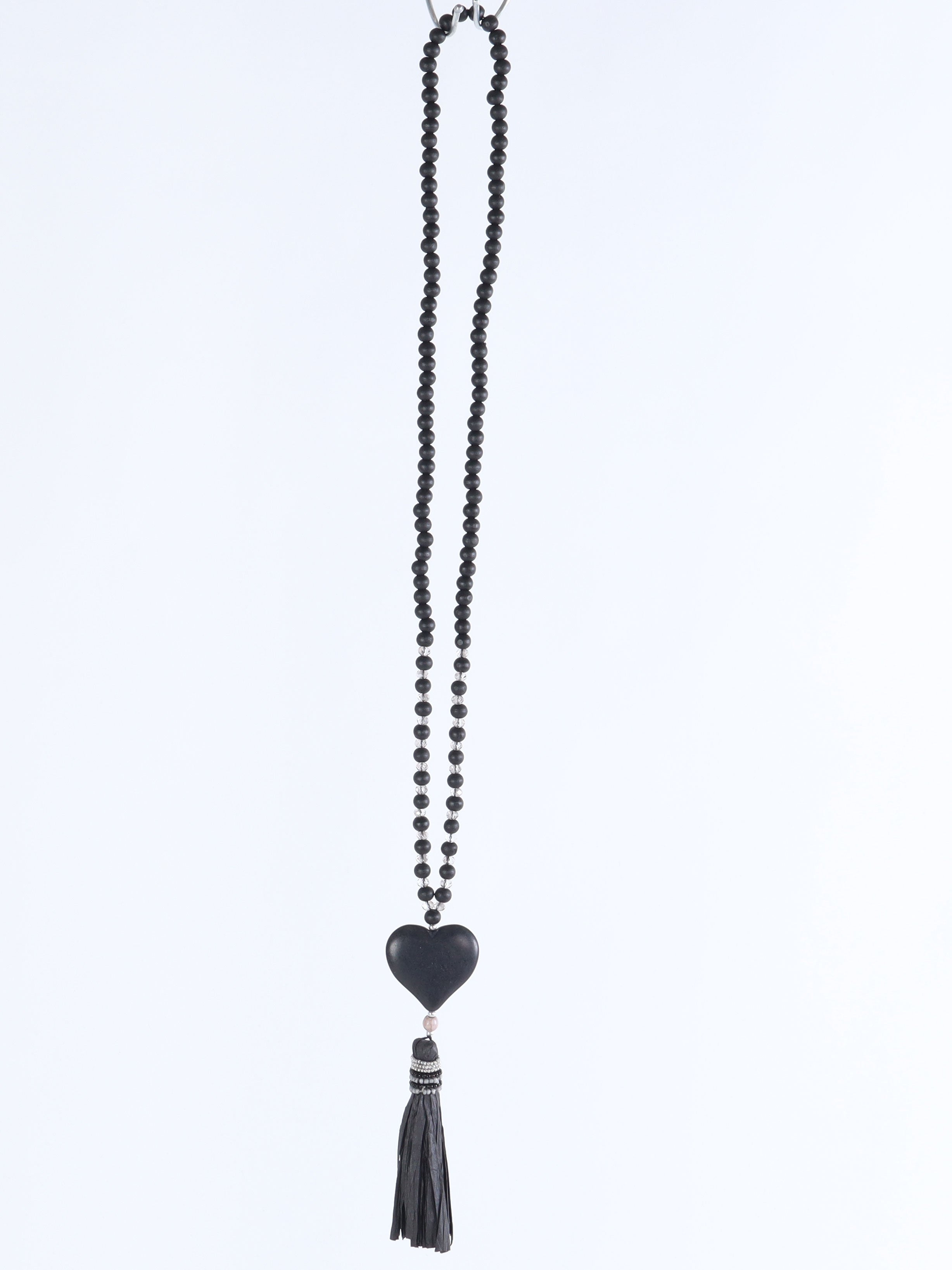 Estra - Perlehalskæde med hjerte og kvast