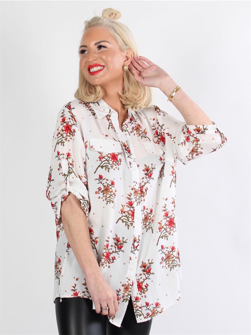 Paprika - Sort skjorte med blomster og små hvide stjerner