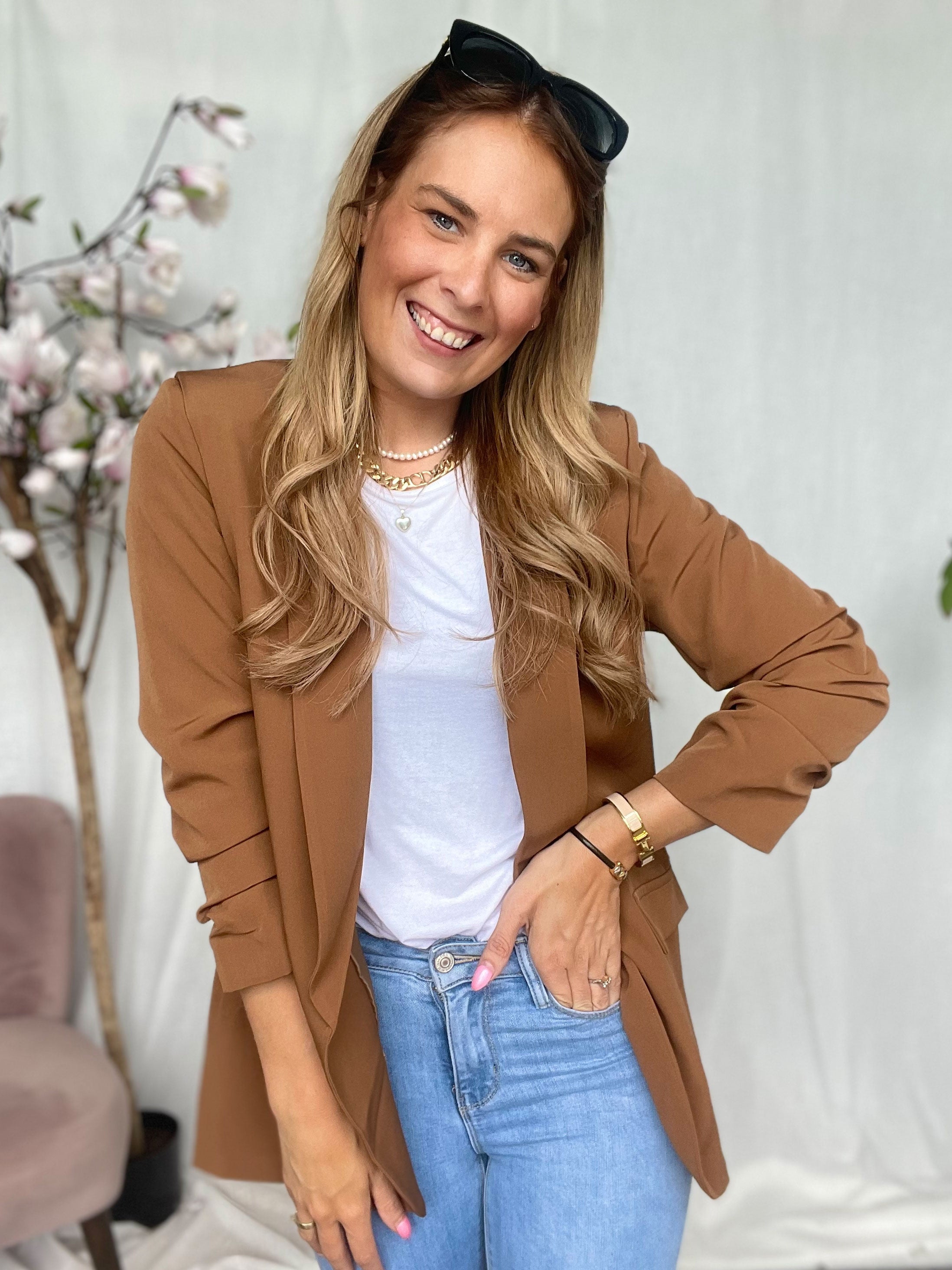 Mila - Stilren blazer med rynk på ærmet