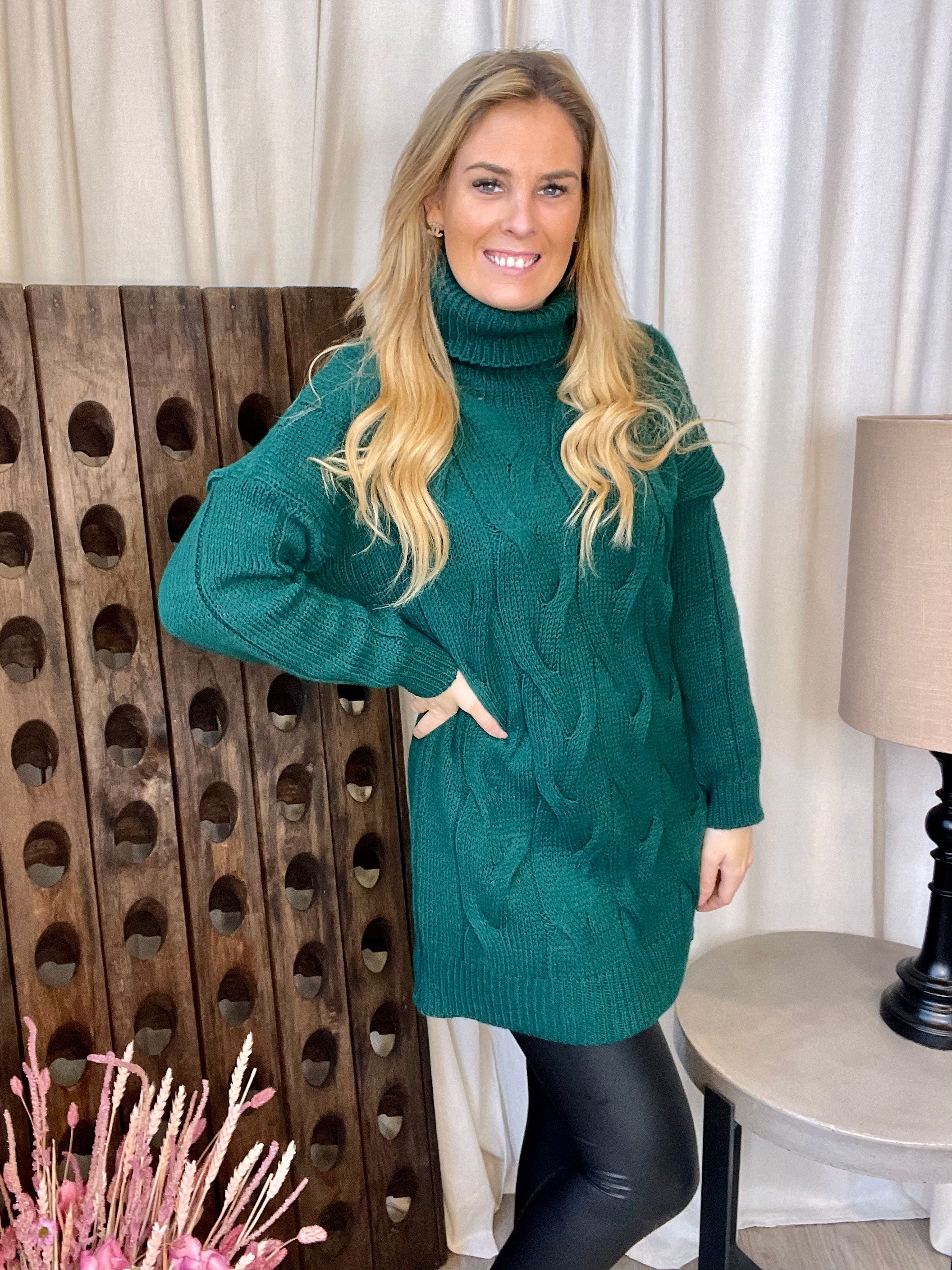 Masina - Strikkjole med rullekrave