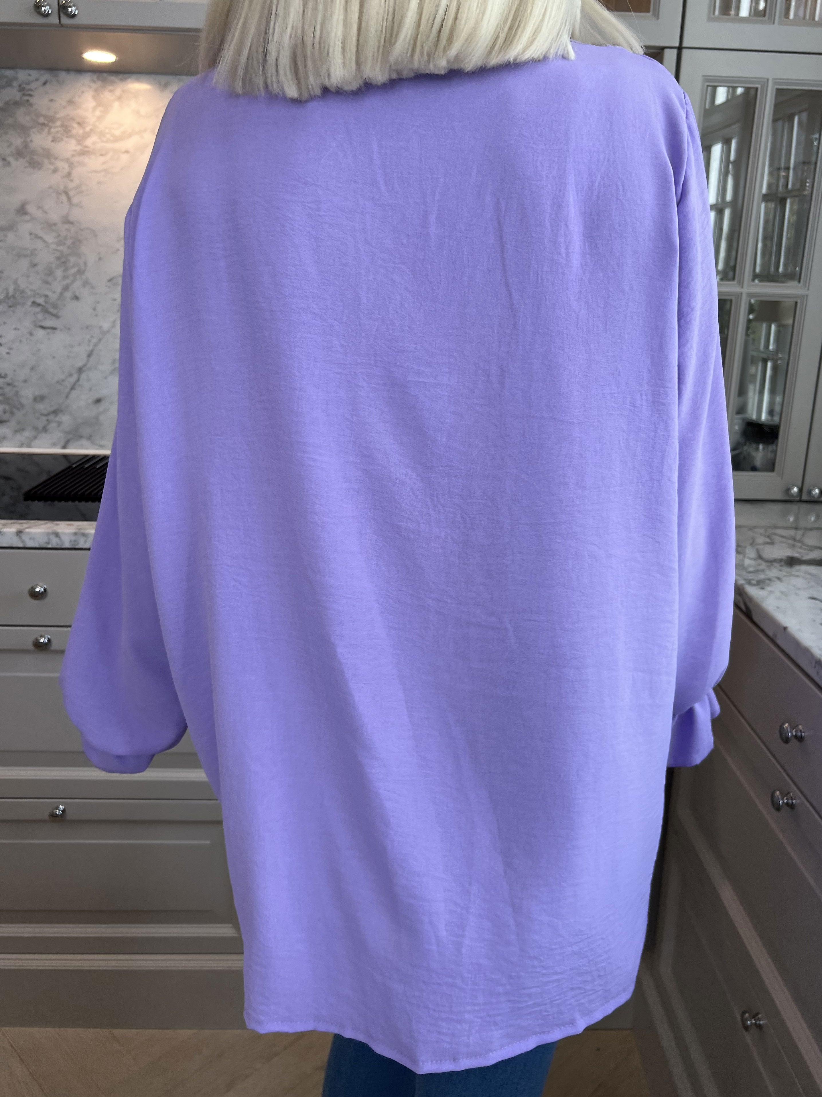 Ilsa - Sød skjorte med blonde og flæsedetaljer