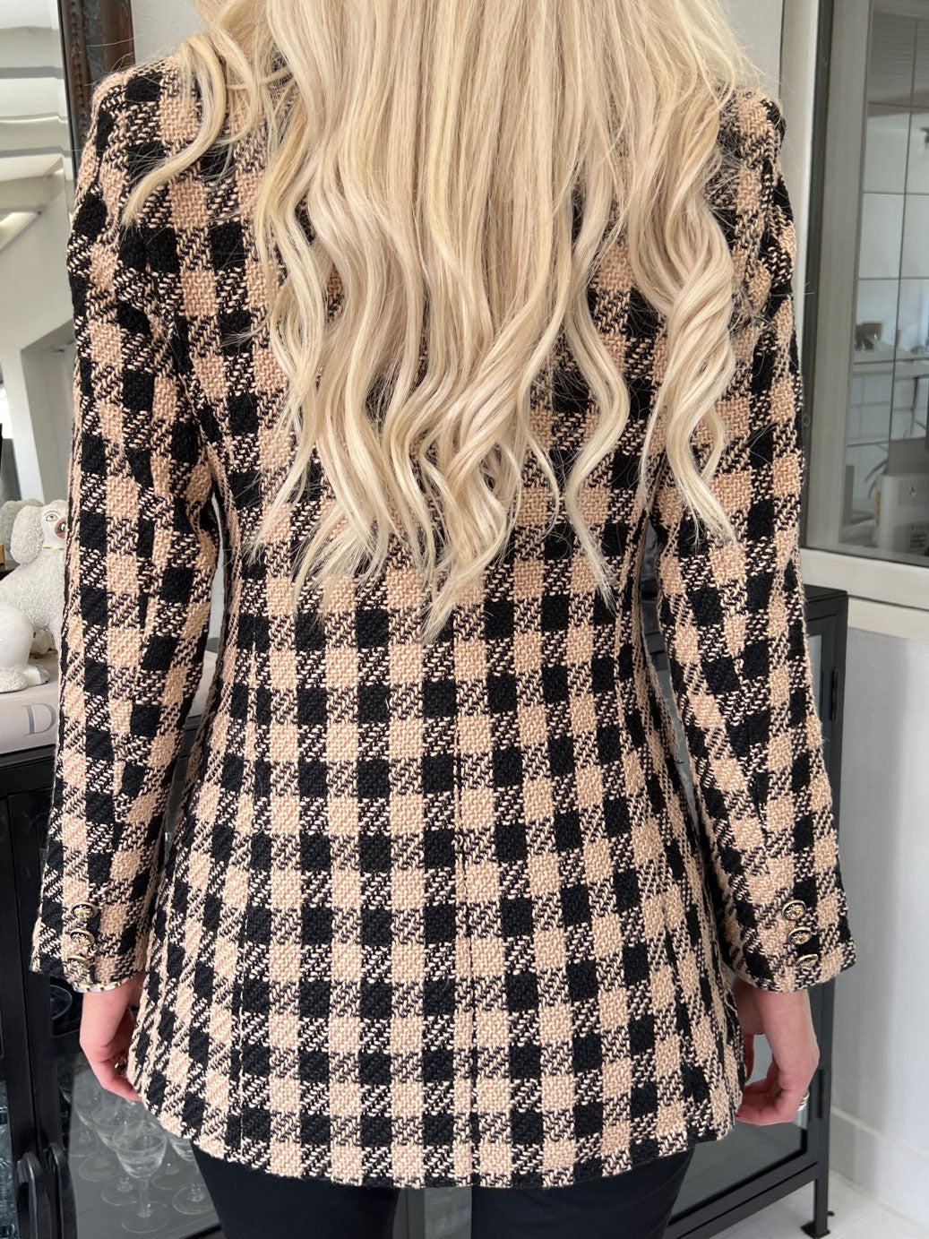 Magnolia - Camelfarvet og sort ternet blazerjakke