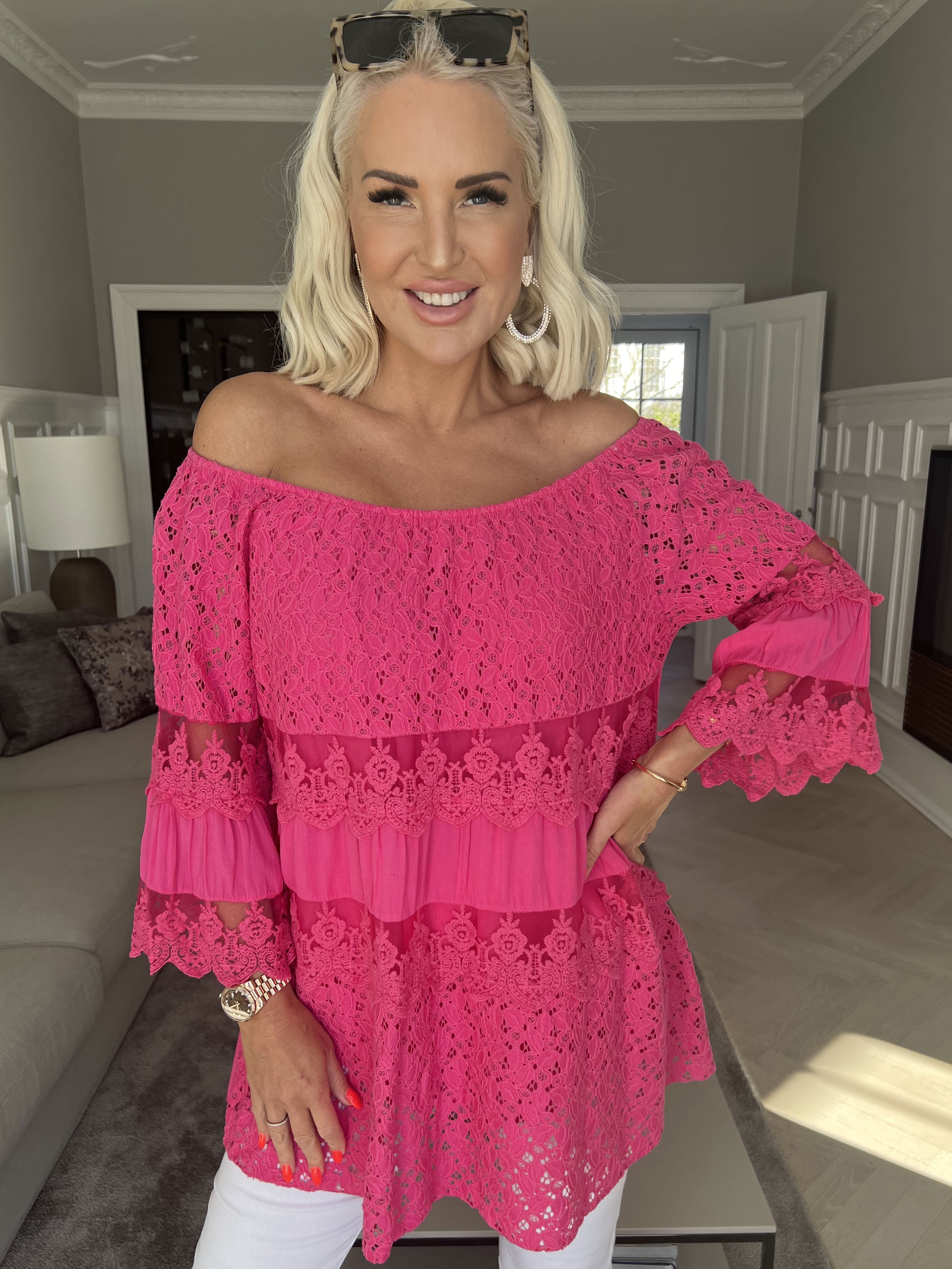 Ofelia - Sød blonde tunika med elastik i udskæringen