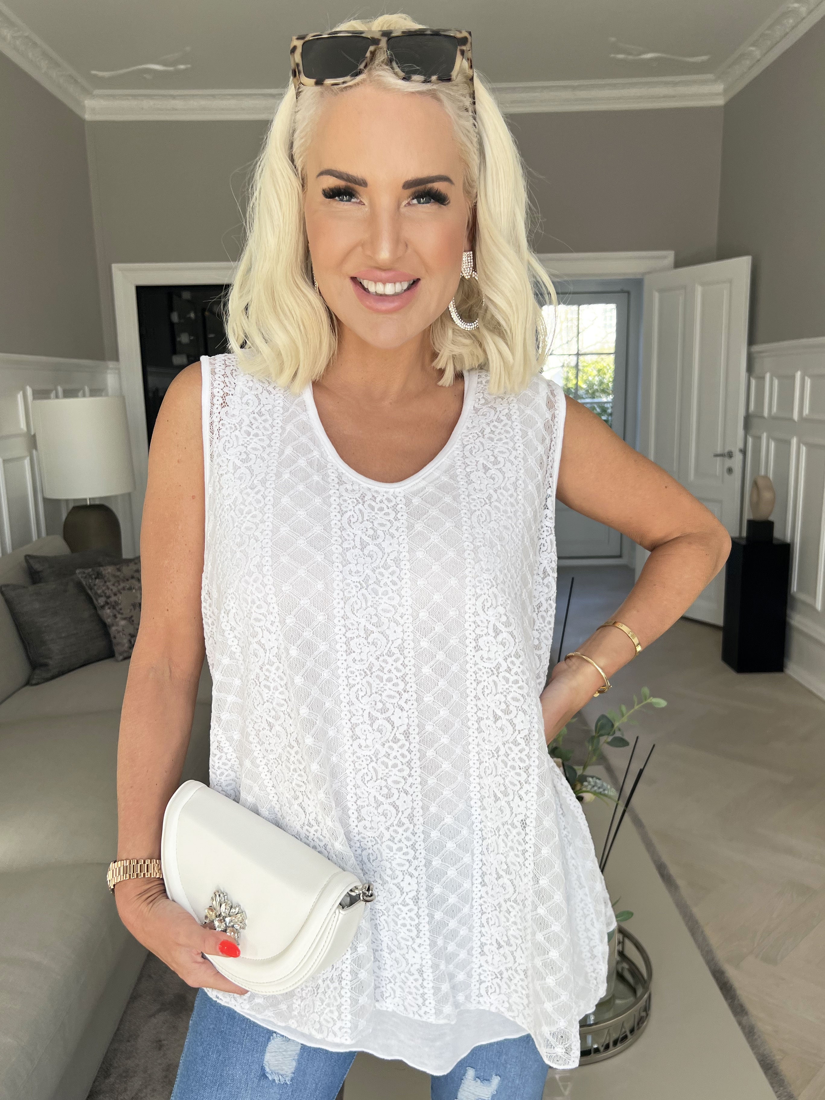 Estala - Sød blondetop uden ærmer