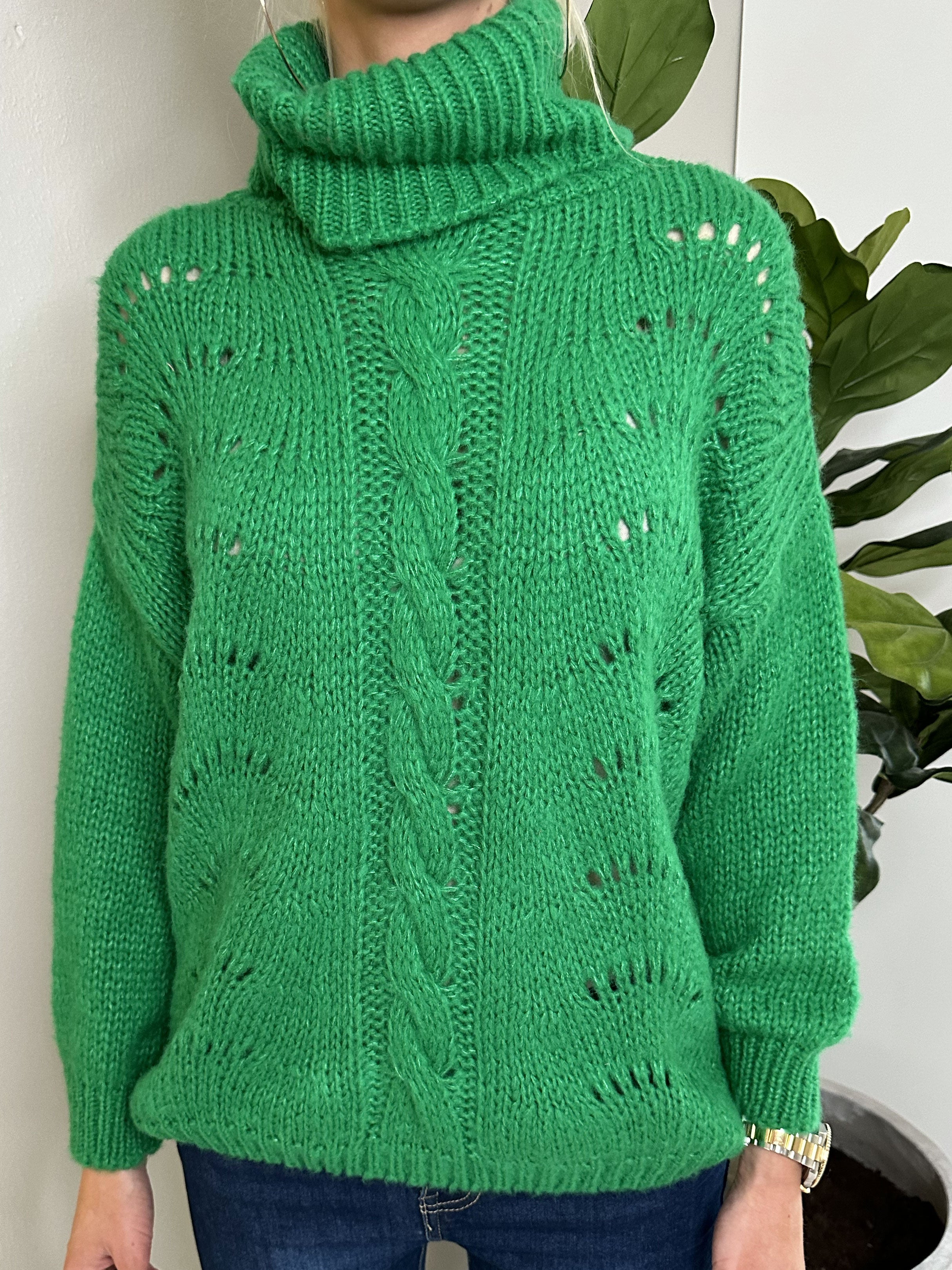 Marlena - Sød blød strik med rullekrave