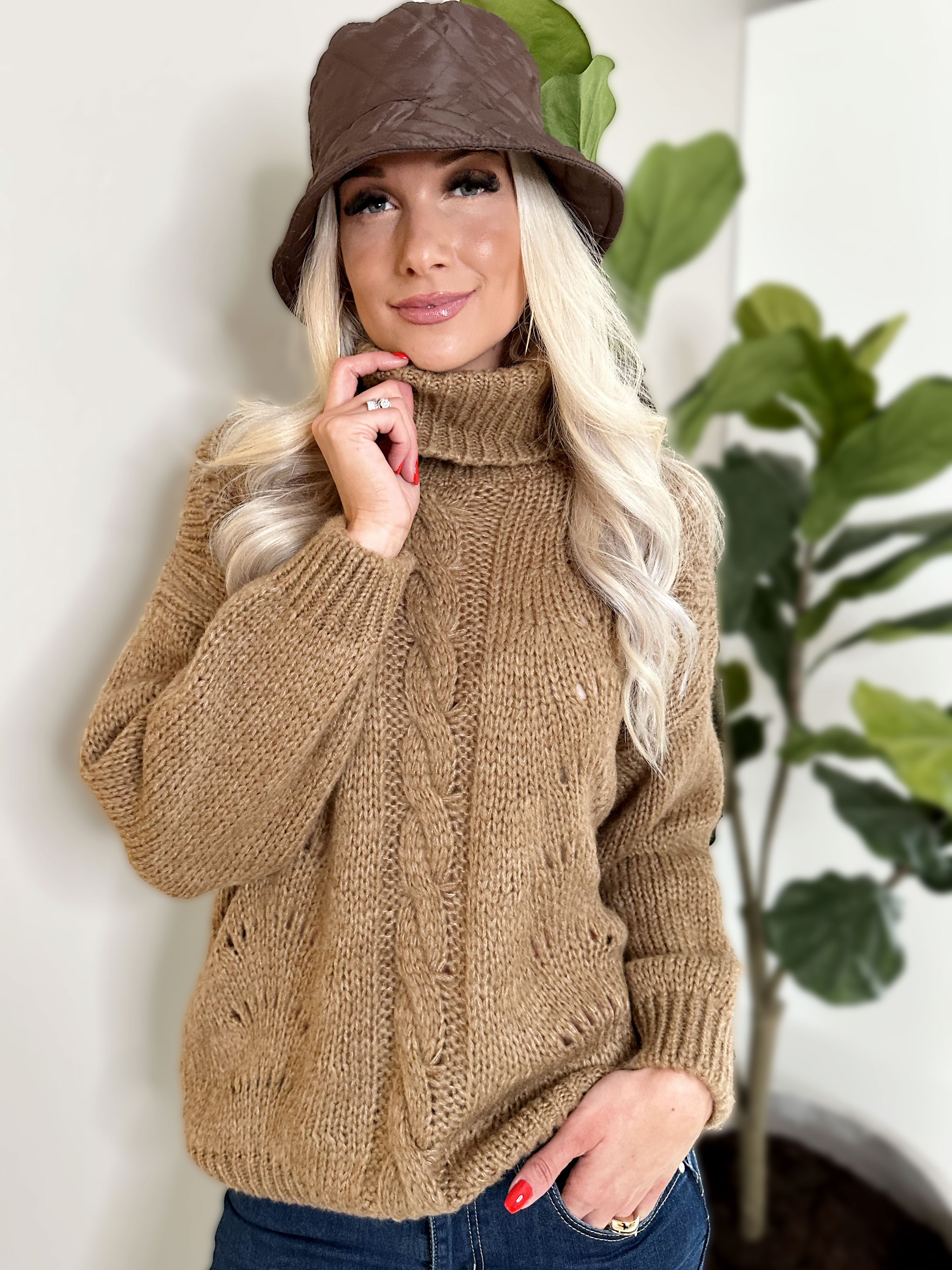 Marlena - Sød blød strik med rullekrave