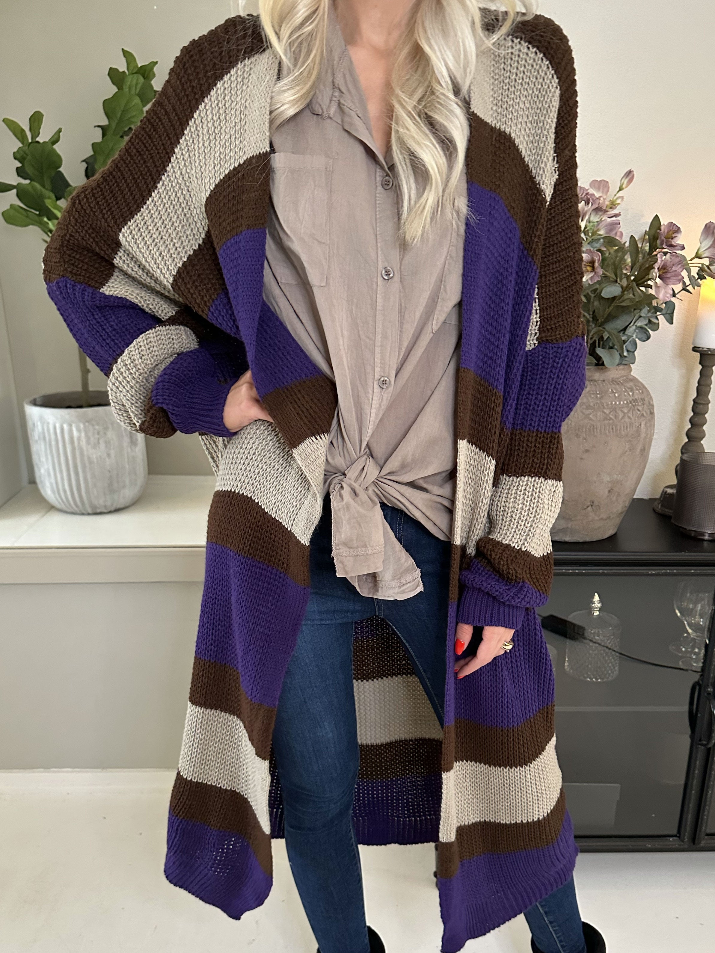 Fekla - Lang strikcardigan med flerfarvet striber