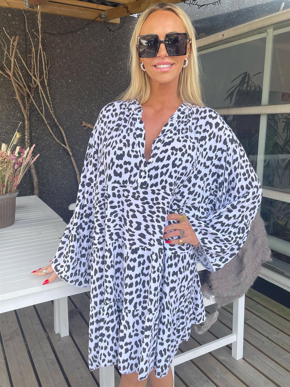 Shannon - Kjole med leopard mønster