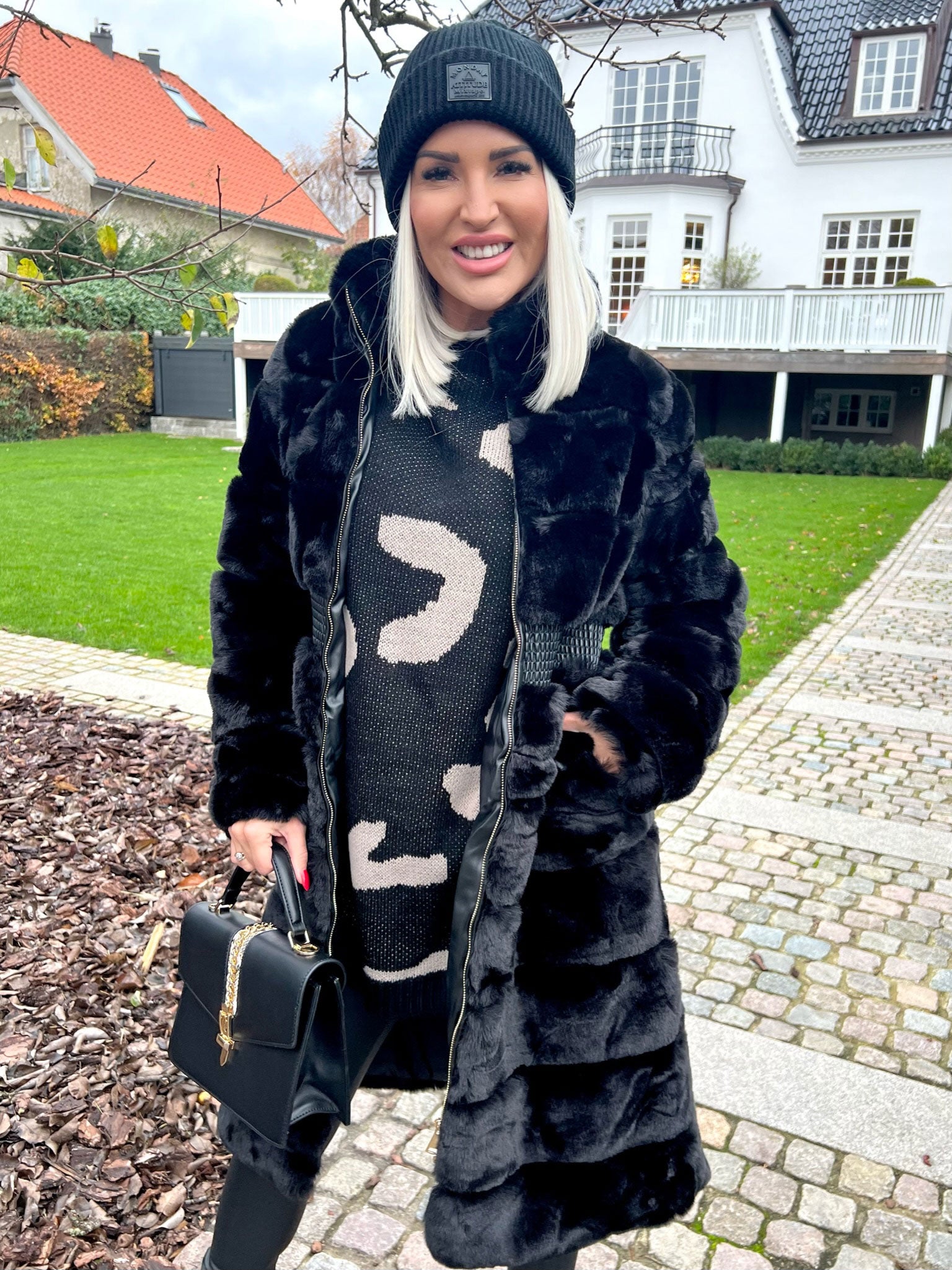 Darya - Fakefur jakke med elastik i taljen