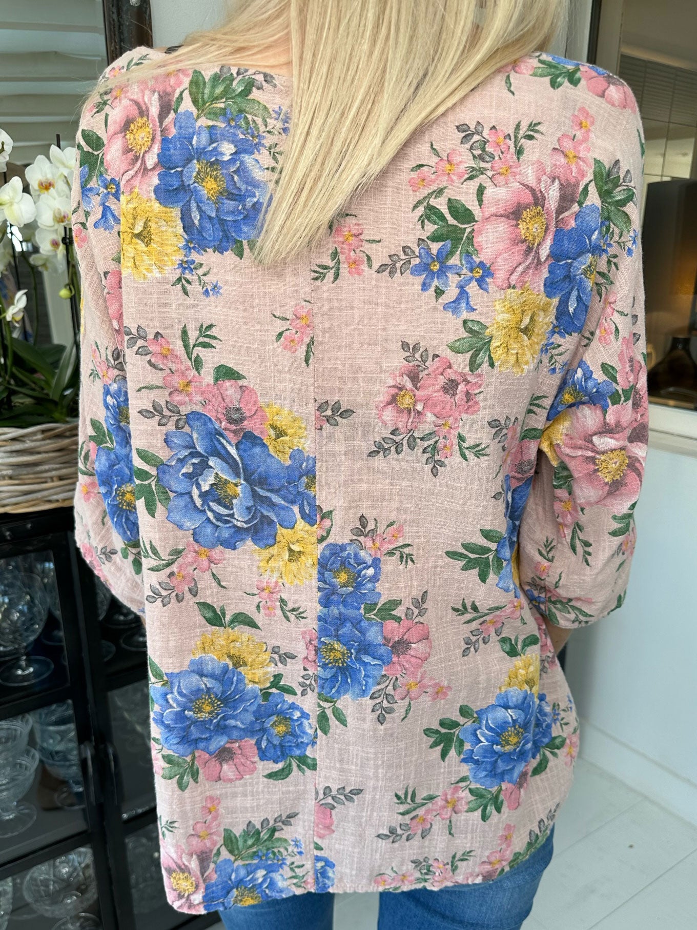 Gissele - Sød bluse i hørlignende stof med blomsterprint