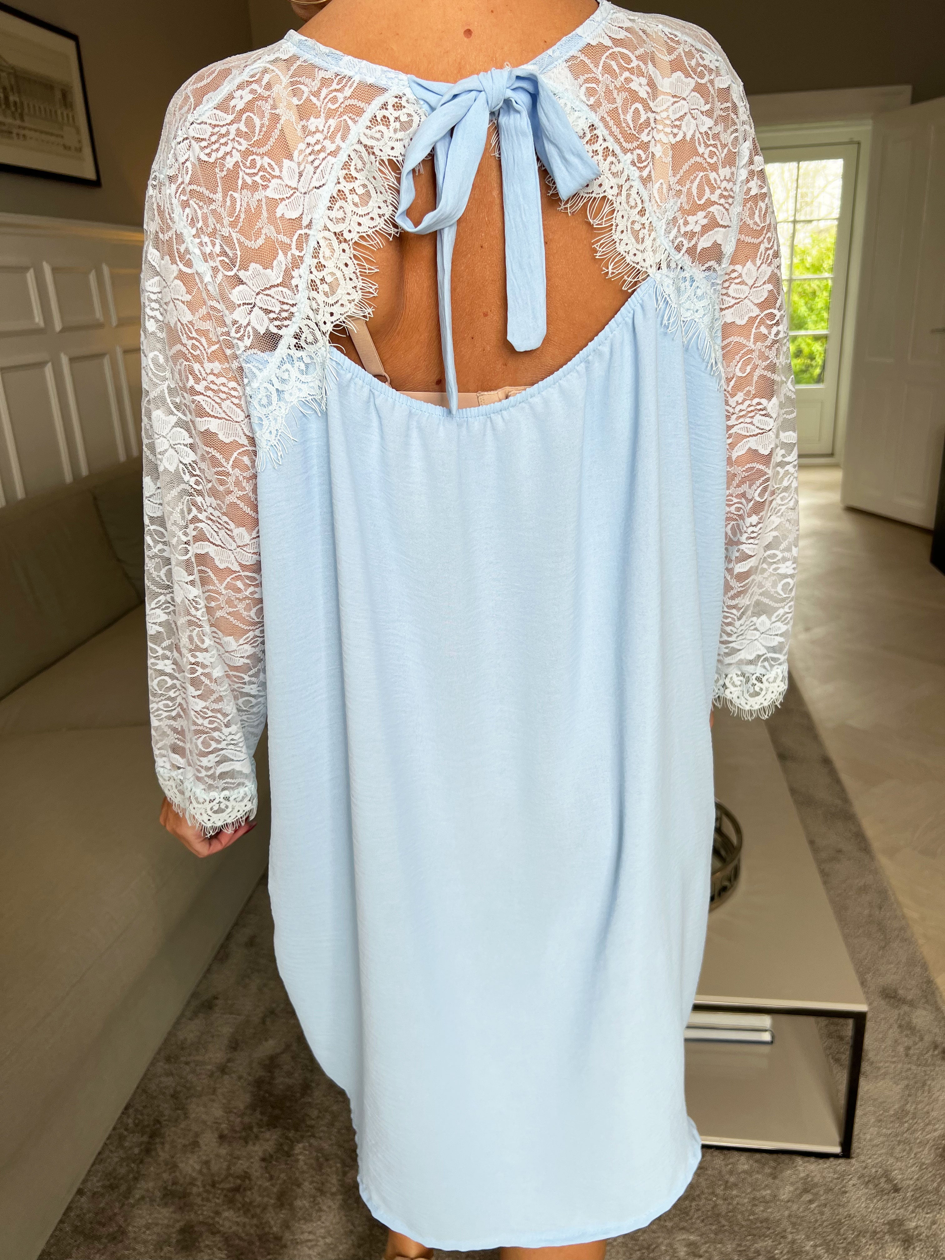 Nadine dress - Sød blonde kjole med sløjfe i ryggen