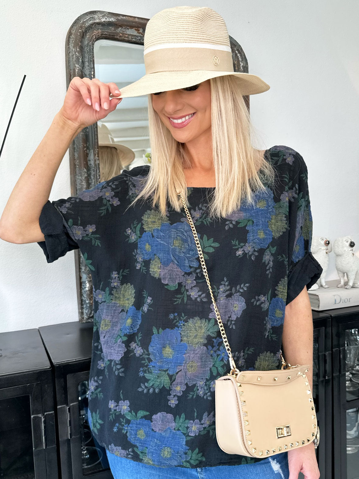 Gissele - Sød bluse i hørlignende stof med blomsterprint