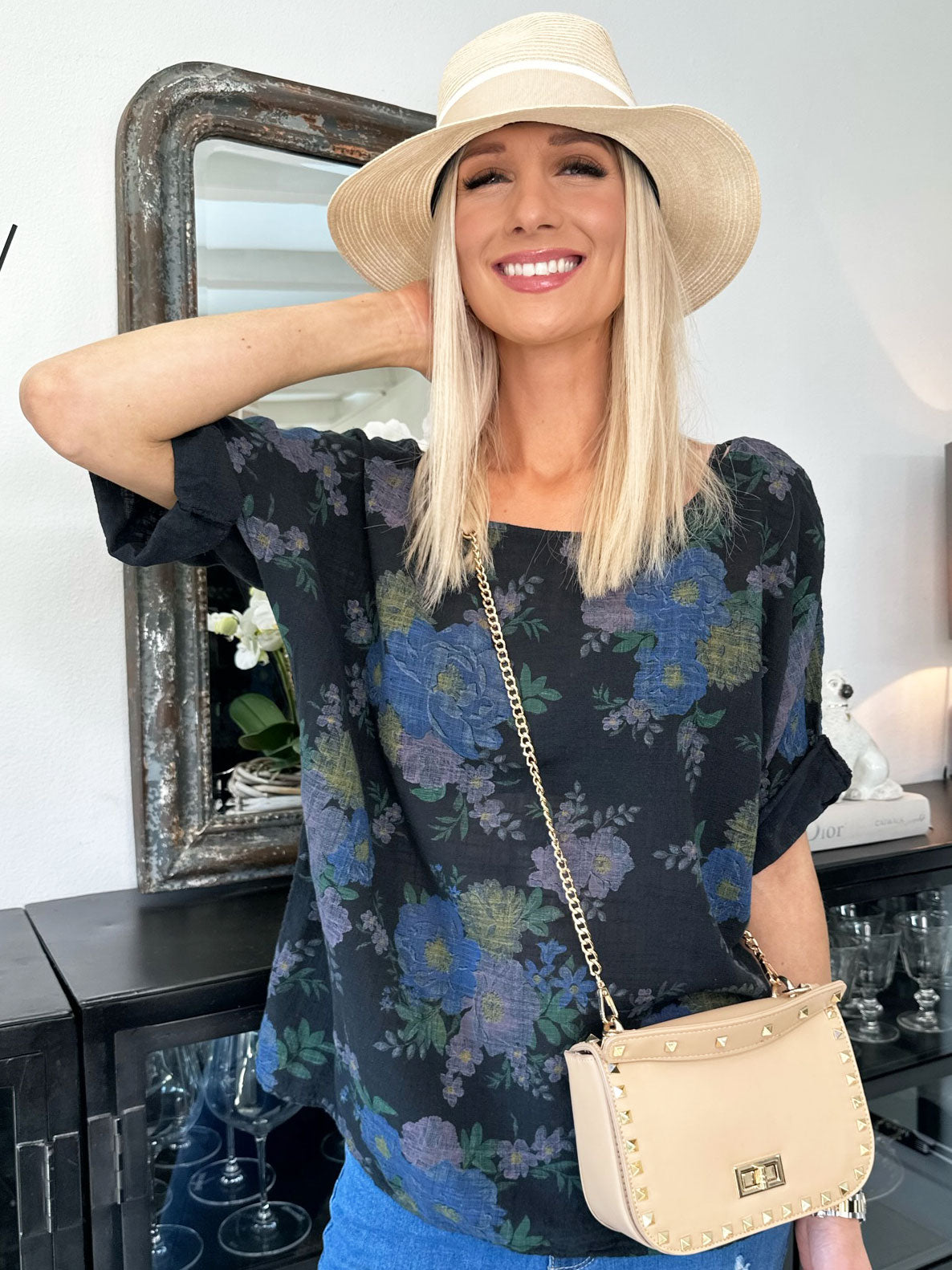 Gissele - Sød bluse i hørlignende stof med blomsterprint