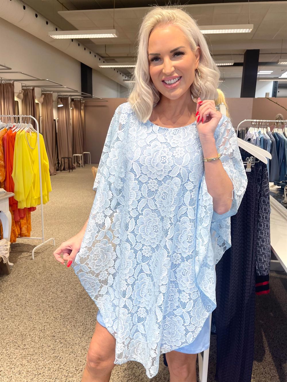 Kenya New Lace - Tunikakjole med blondelag