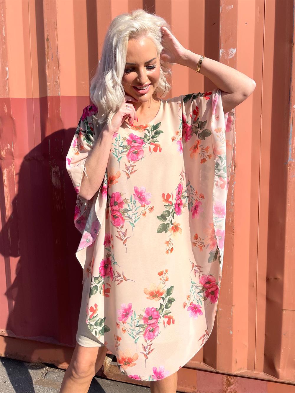 Kenya Flower - Tunikakjole med chiffonlag i blomsterprint