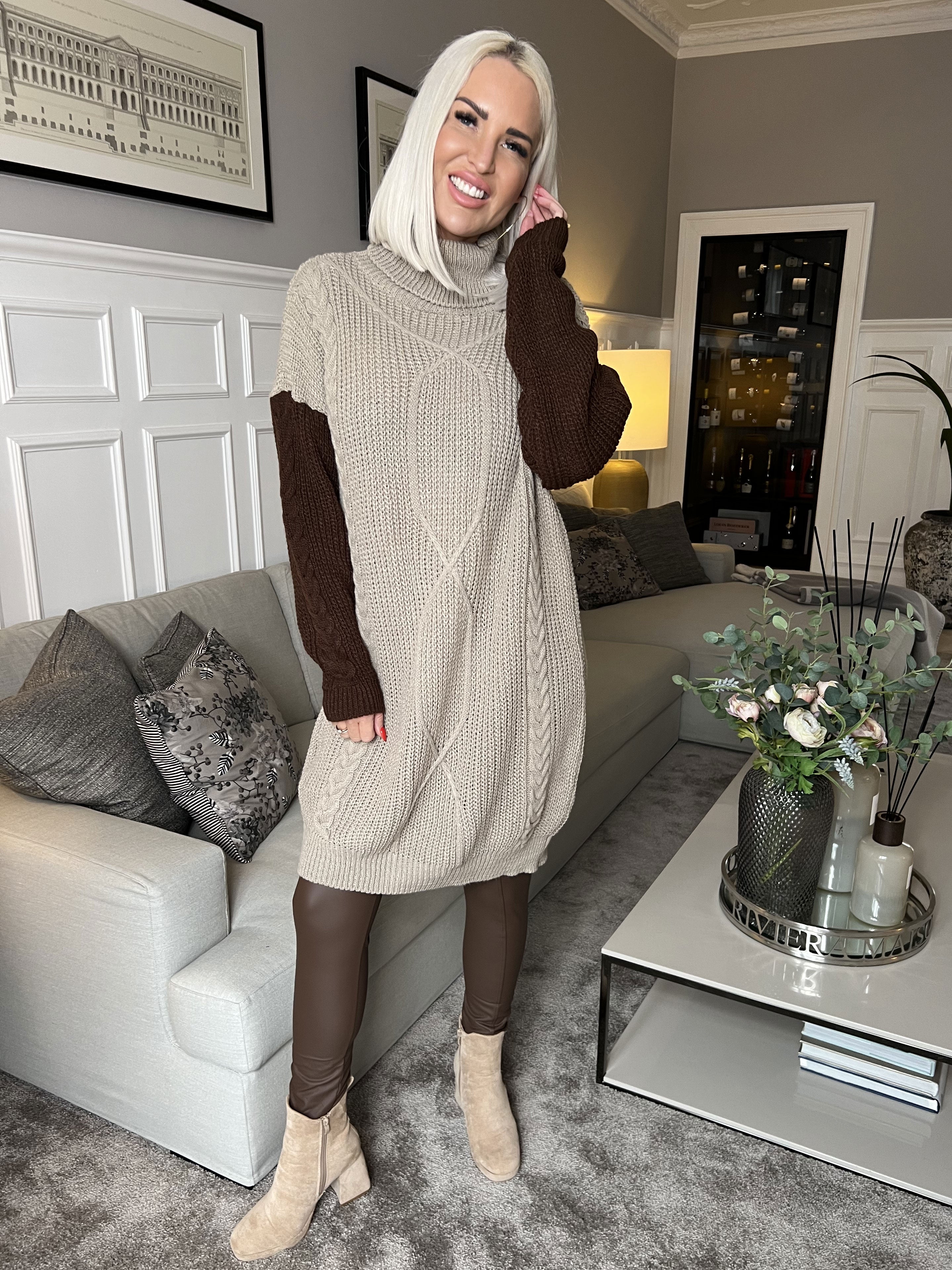 Tenna - Tofarvet kjole i kabelstrik