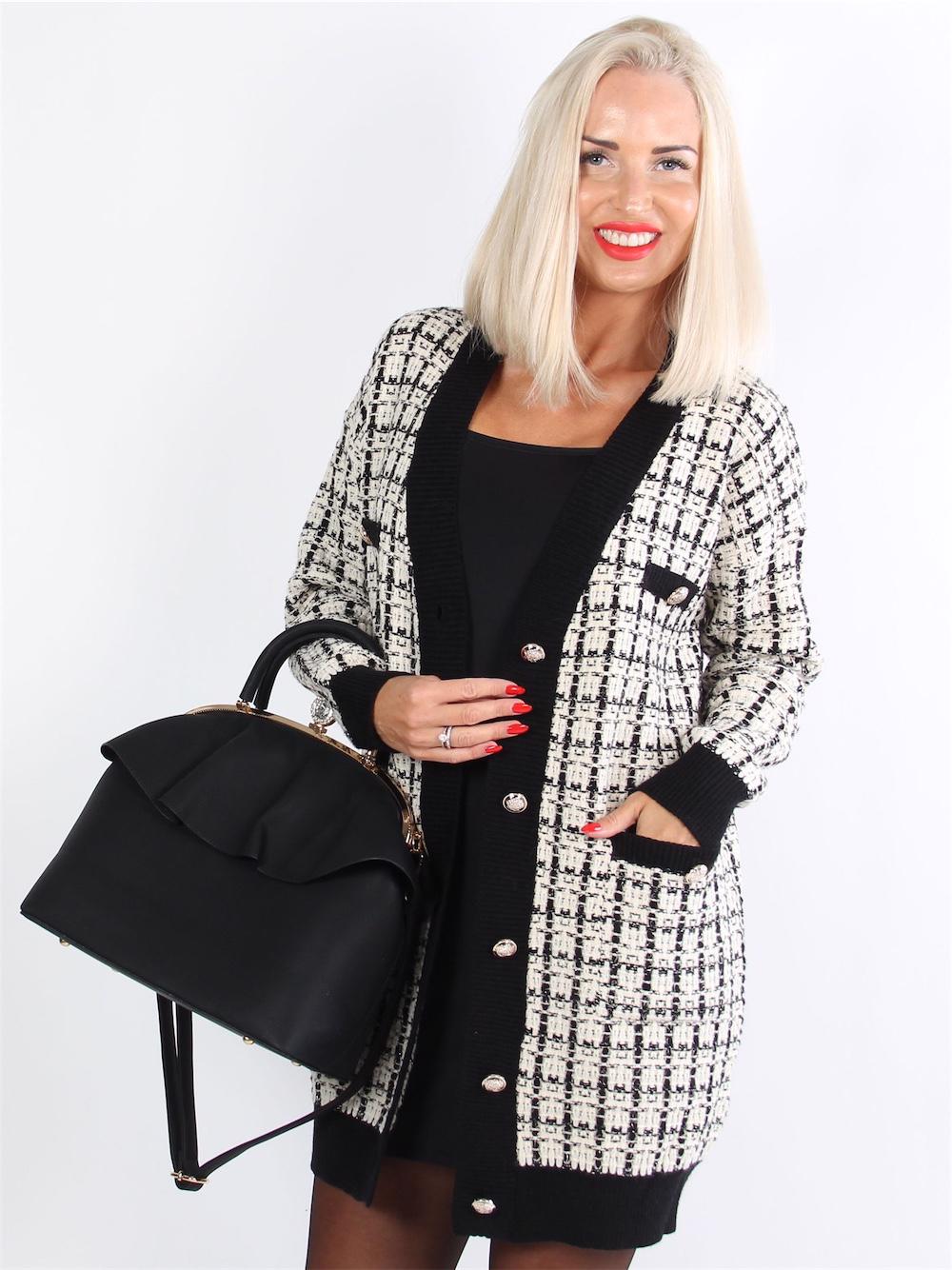 Juletta - Råhvid og sort cardigan med guld knapper og lommer