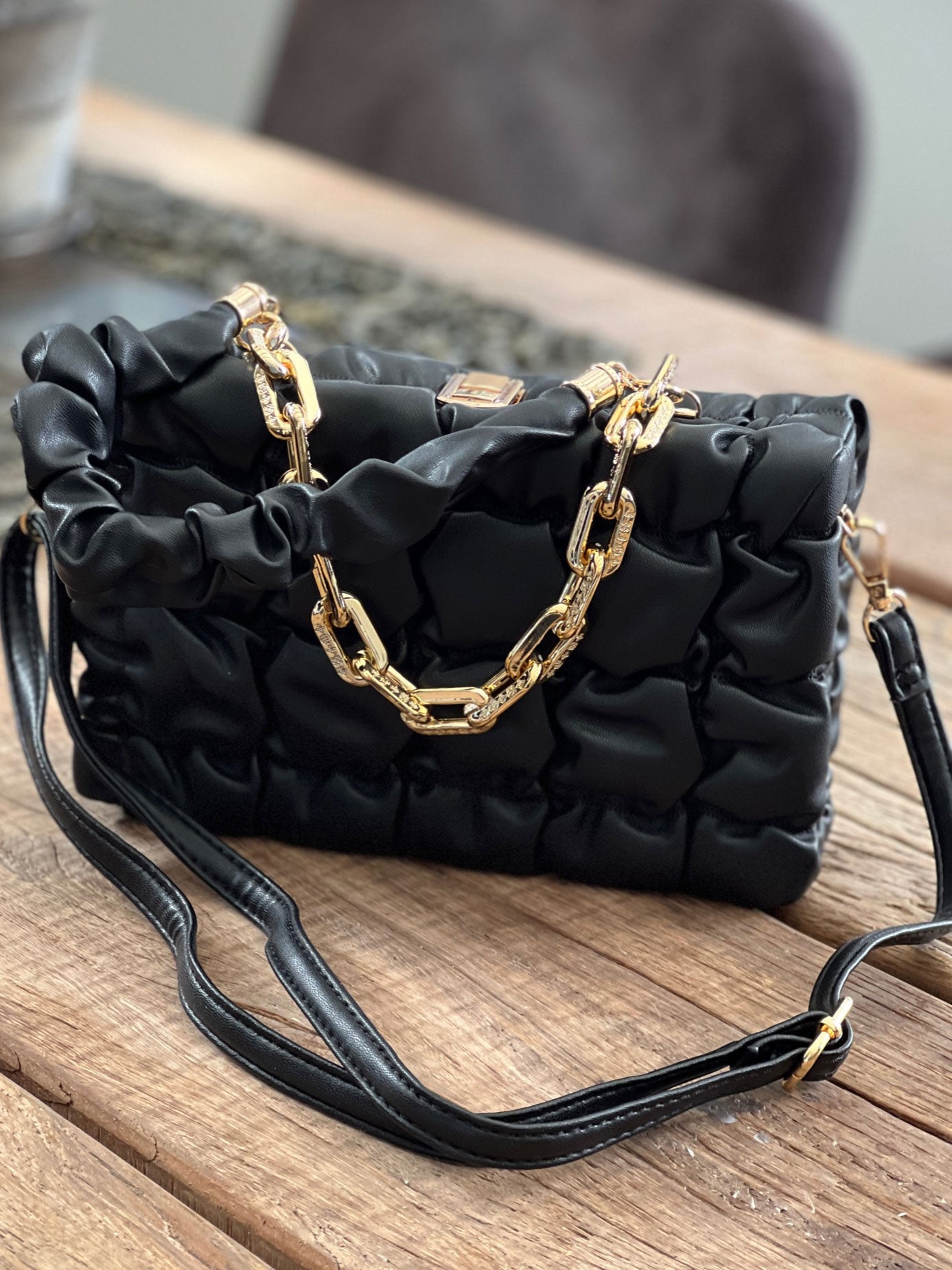 Ashanti - Firkantet taske med guldkæde