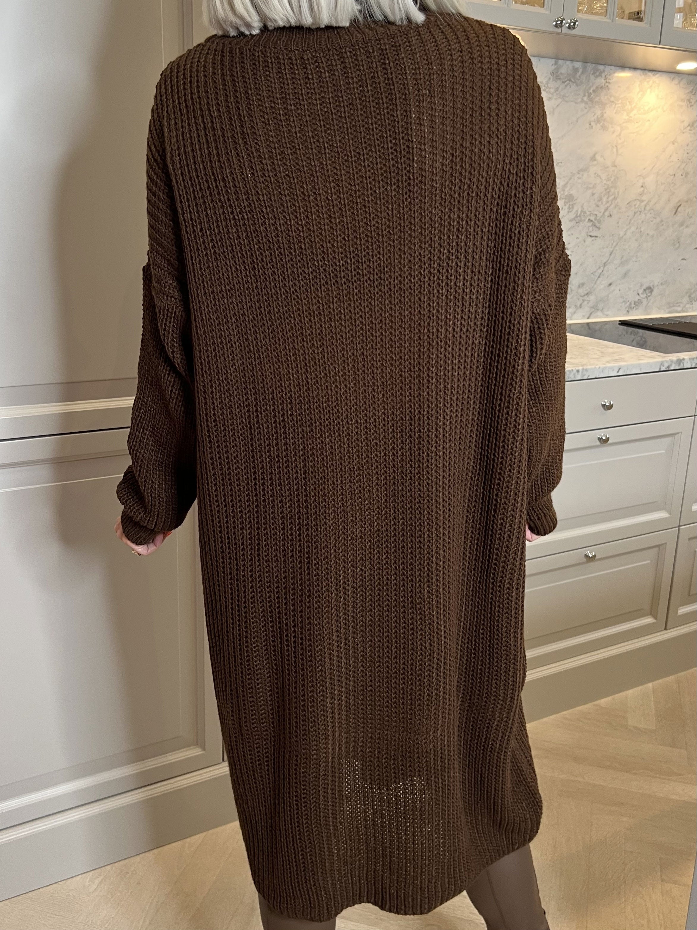 Alice - Dejlig tyk strikkjole med rullekrave