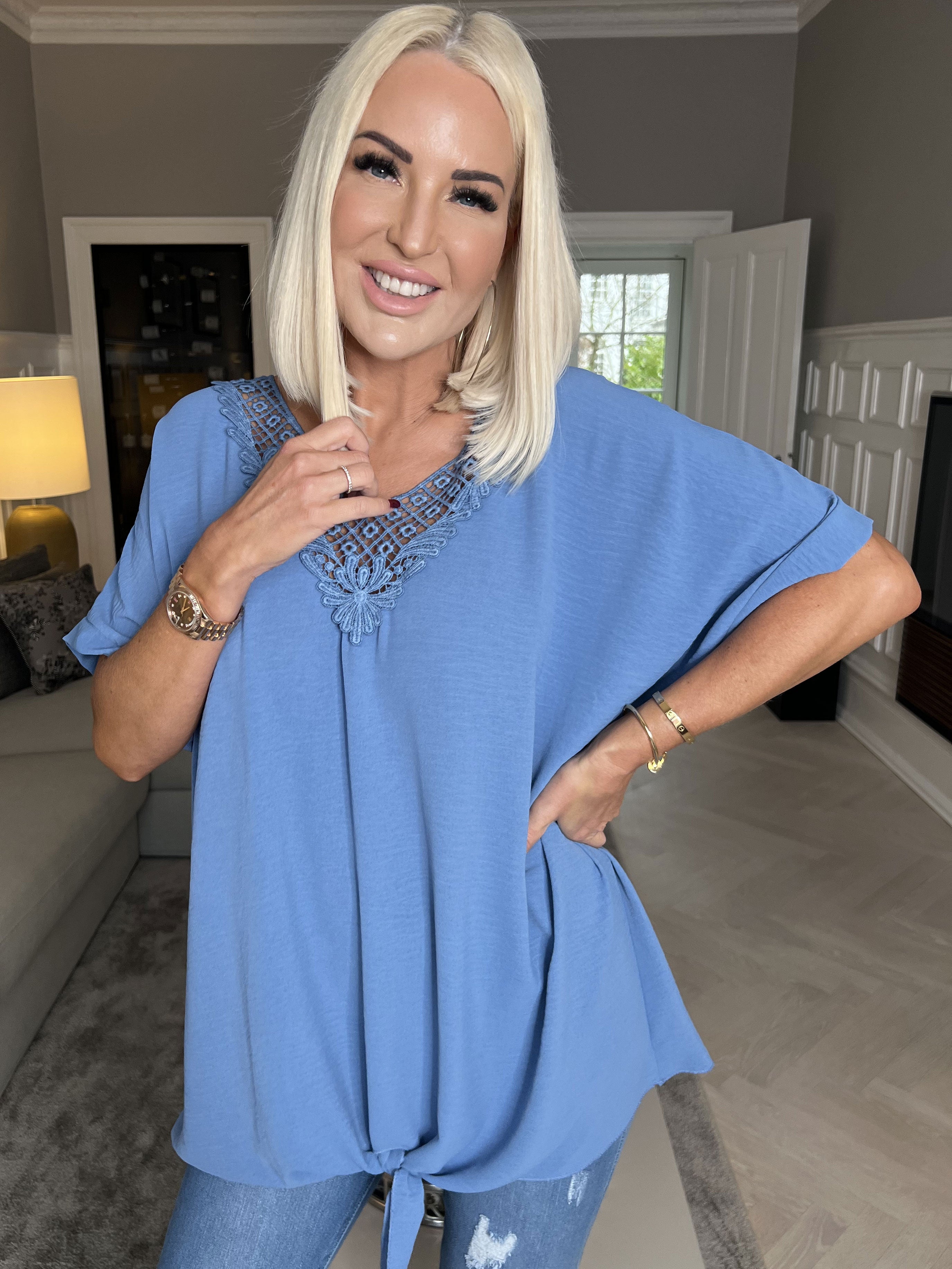 Lilly - Smuk tunika med unik udskæring